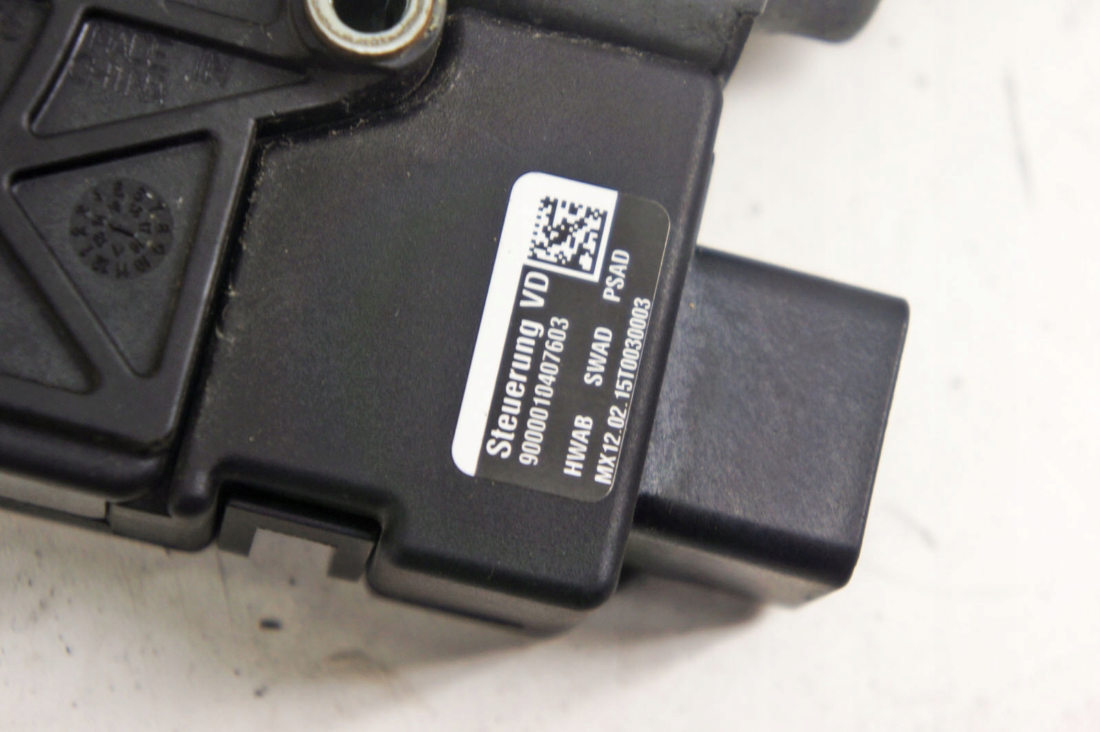 KD323 Ford Mustang VI Silniczek Rozkladania Dachu Part number FR3B 76533A24 AD