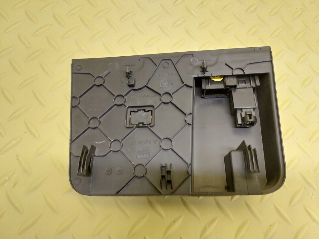 SKODA RAPID čtečka adapter USB 5JB857367B
