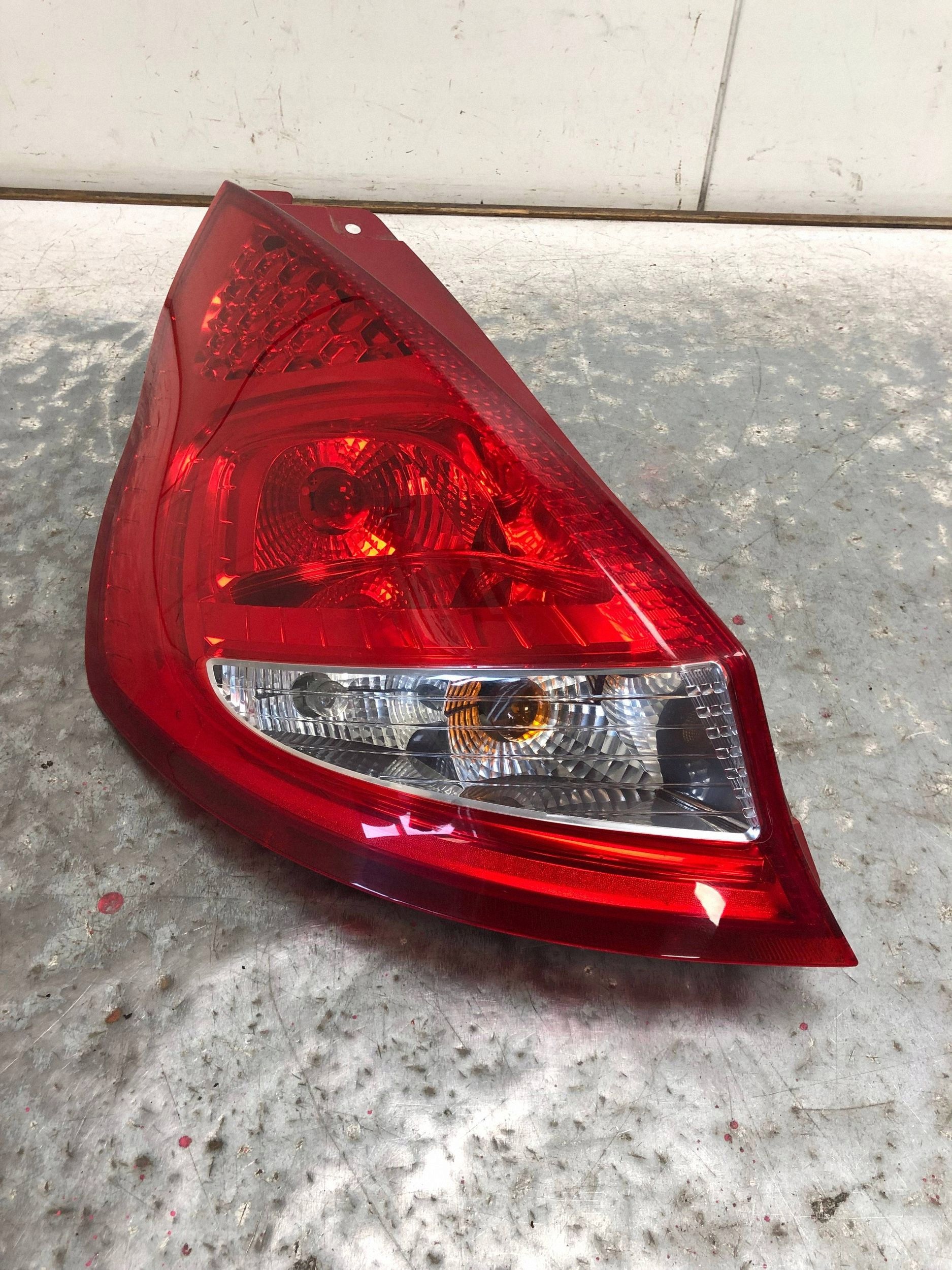 light left rear part FORD FIESTA MK7 HB 8A61-13405-A
