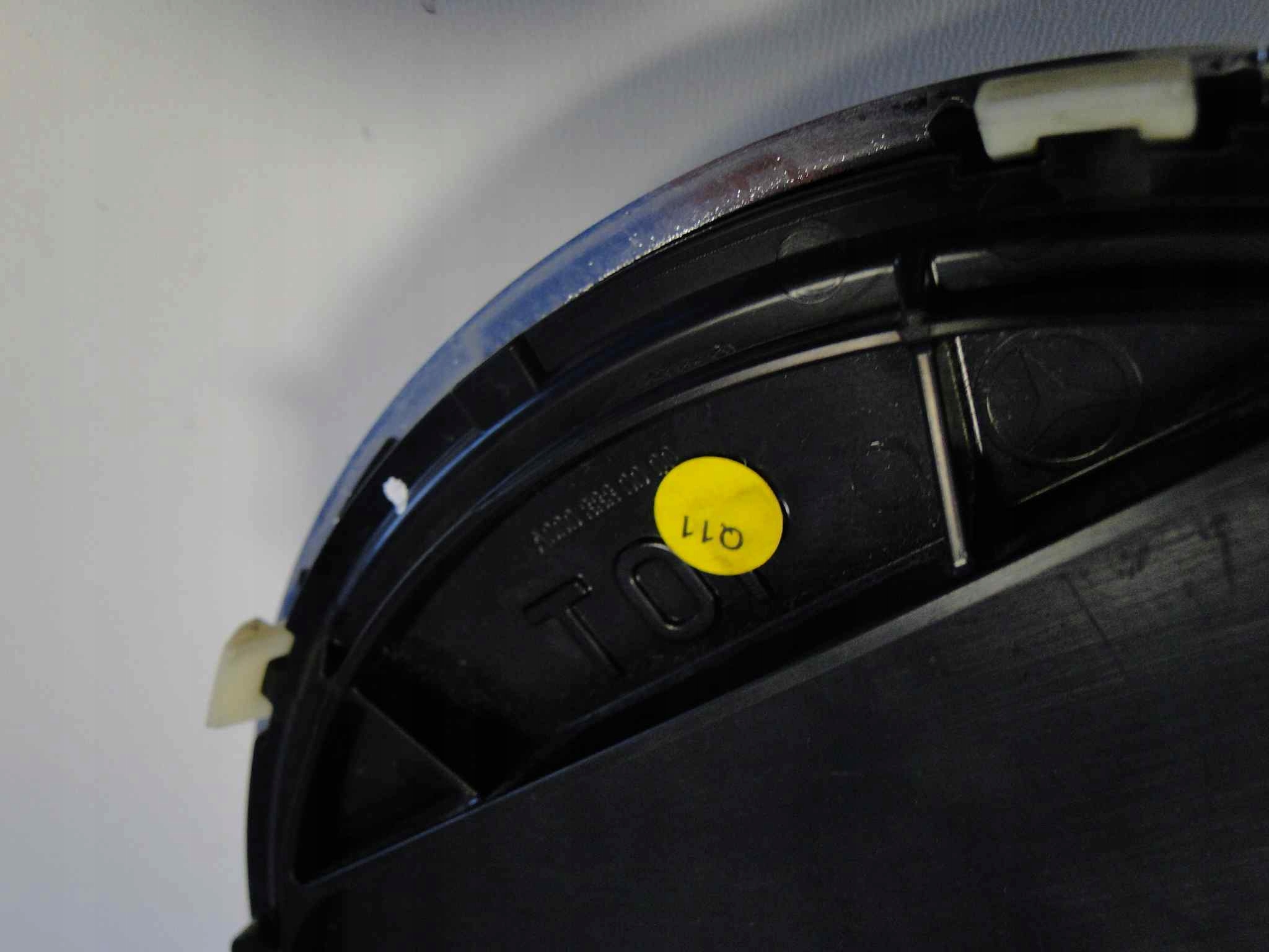 MERCEDES B W247 247 GWIAZDA W GRILL DISTRONIC Kolor czarny