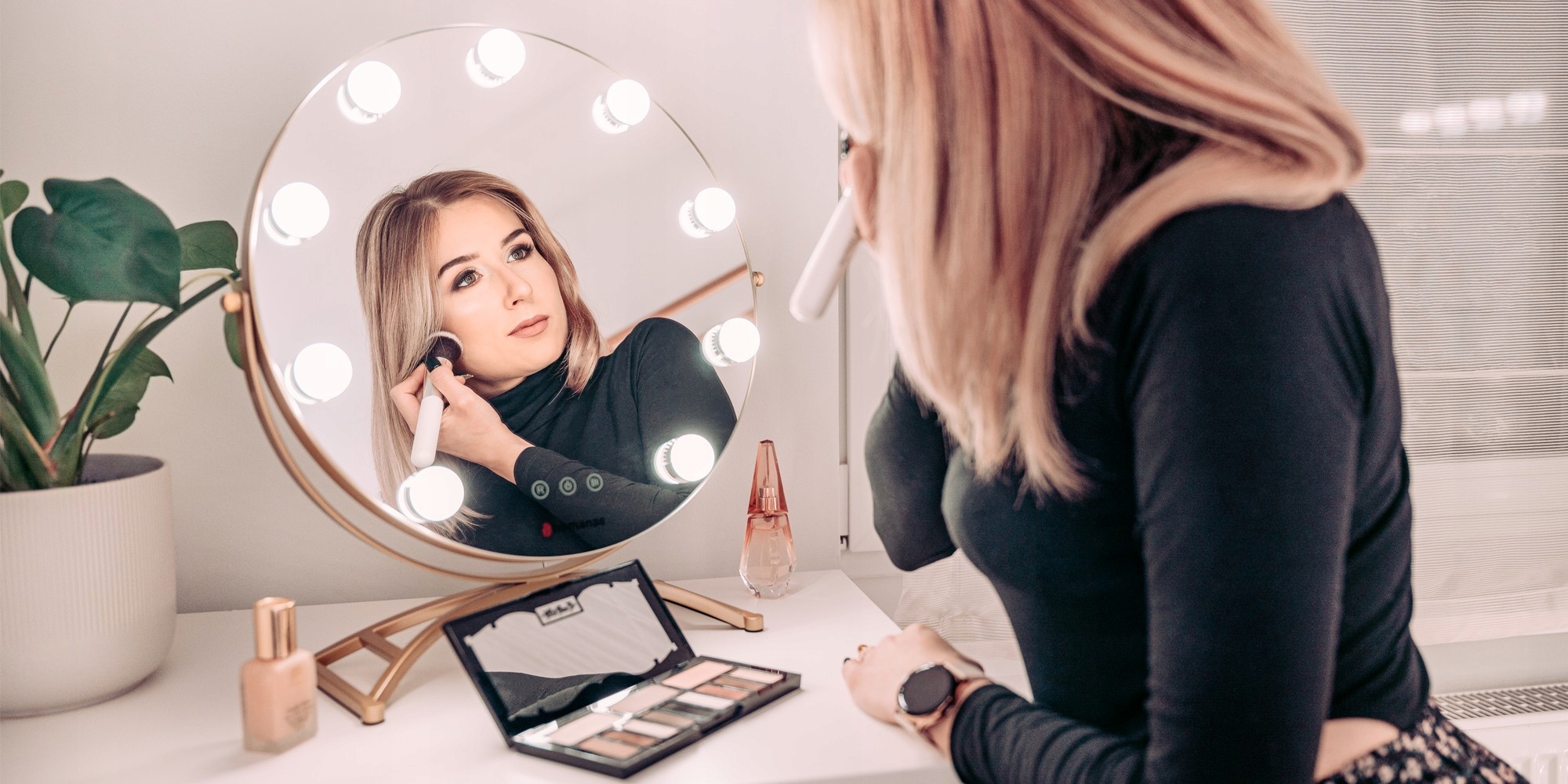 Lustro do makijażu Humanas HS-HM03 LED Hollywood Kolor dominujący odcienie żółtego i złota