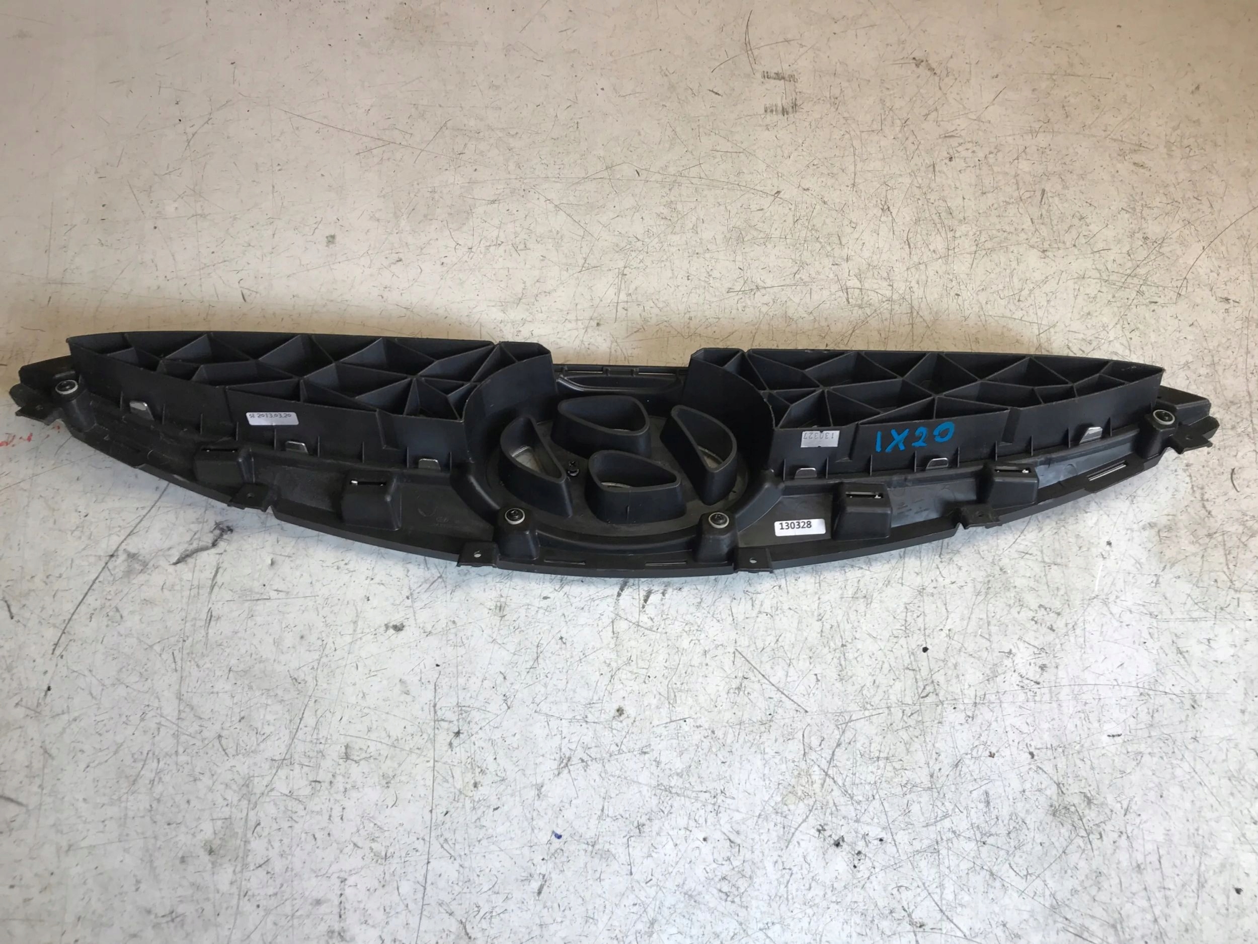 Grill Grill HYUNDAI IX-20 88351-1K000