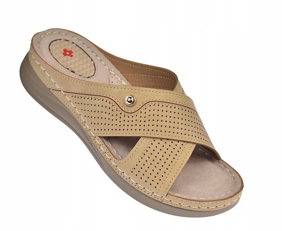 Nazouváky s patními ostruhami a pásky na klínku 3031 béžová vel 40