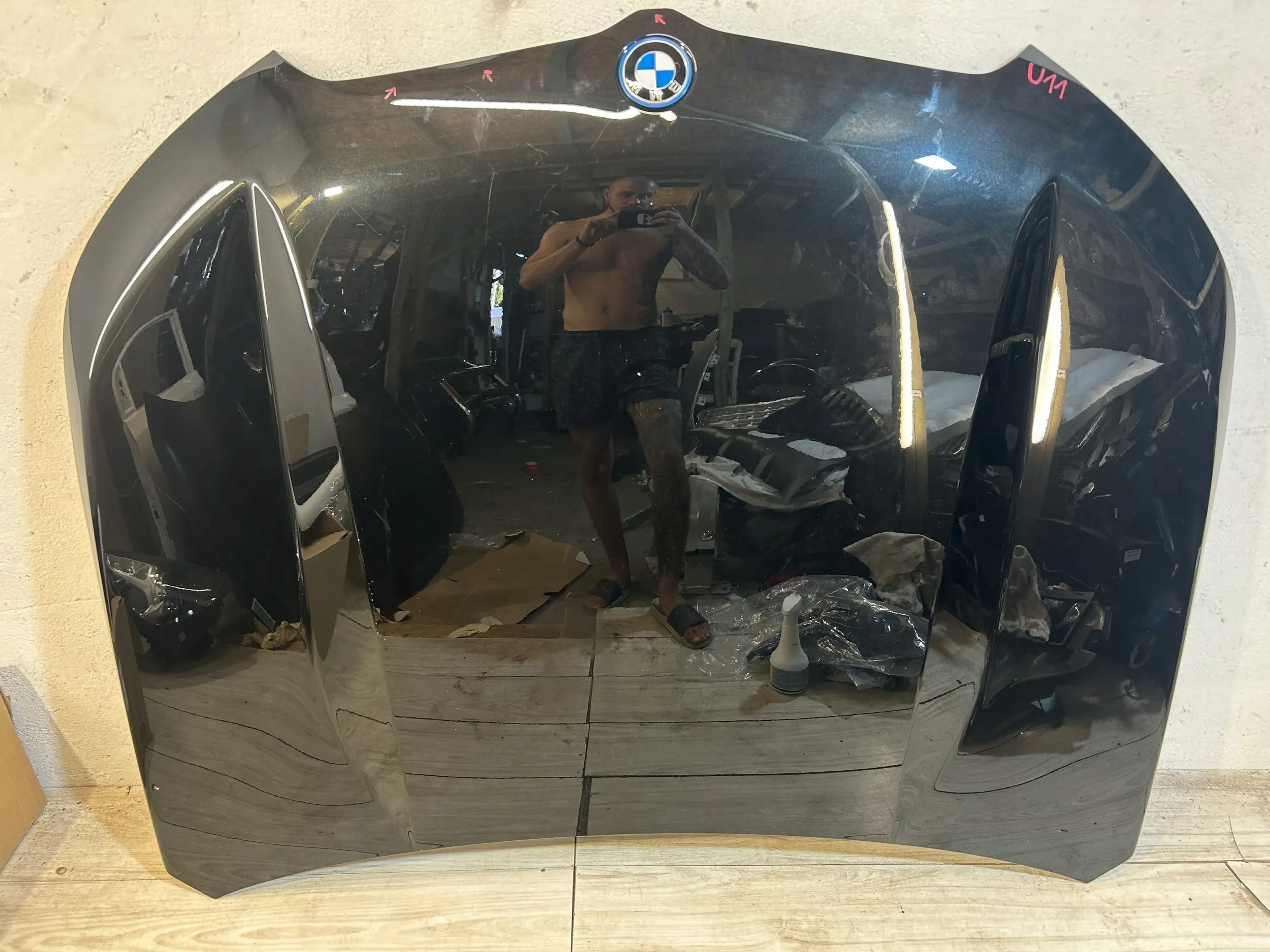 BMW X1 U11 Maska przednia