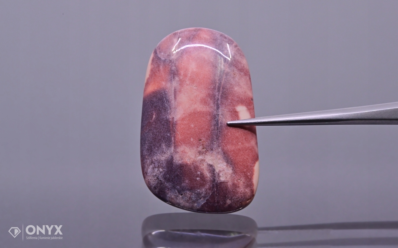 Porcelánový jaspis nízký kabošon nepravidelný 32x20 mm