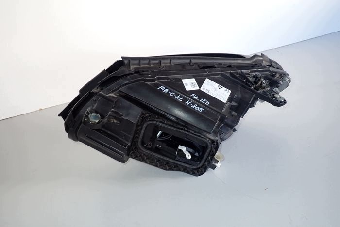 MERCEDES W205 C-KLASA LED PERFORMANCE 18- reflektor right light A205966006