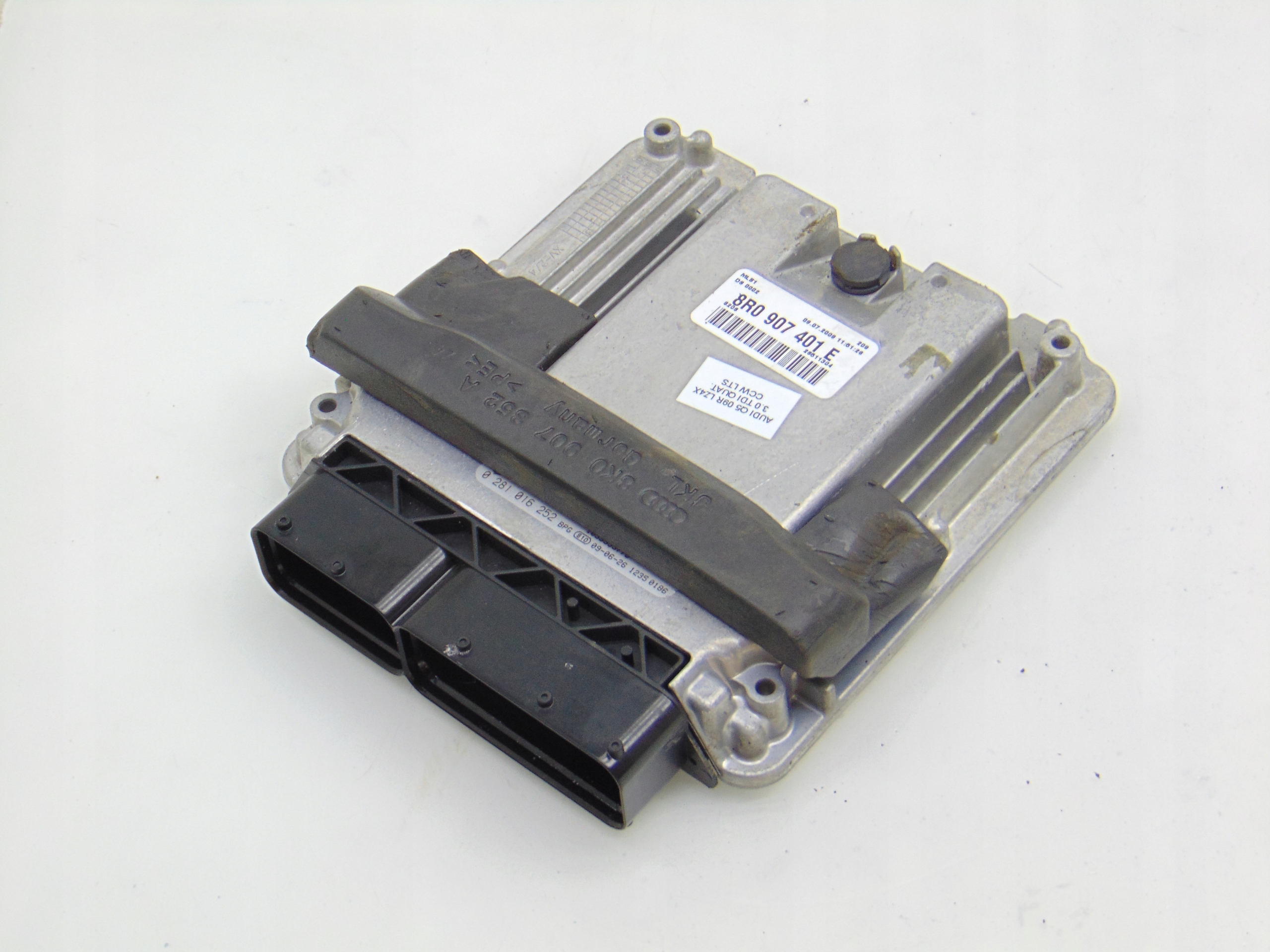 control unit of the engine AUDI Q5 8R 3.0 TDI 8R0907401E
