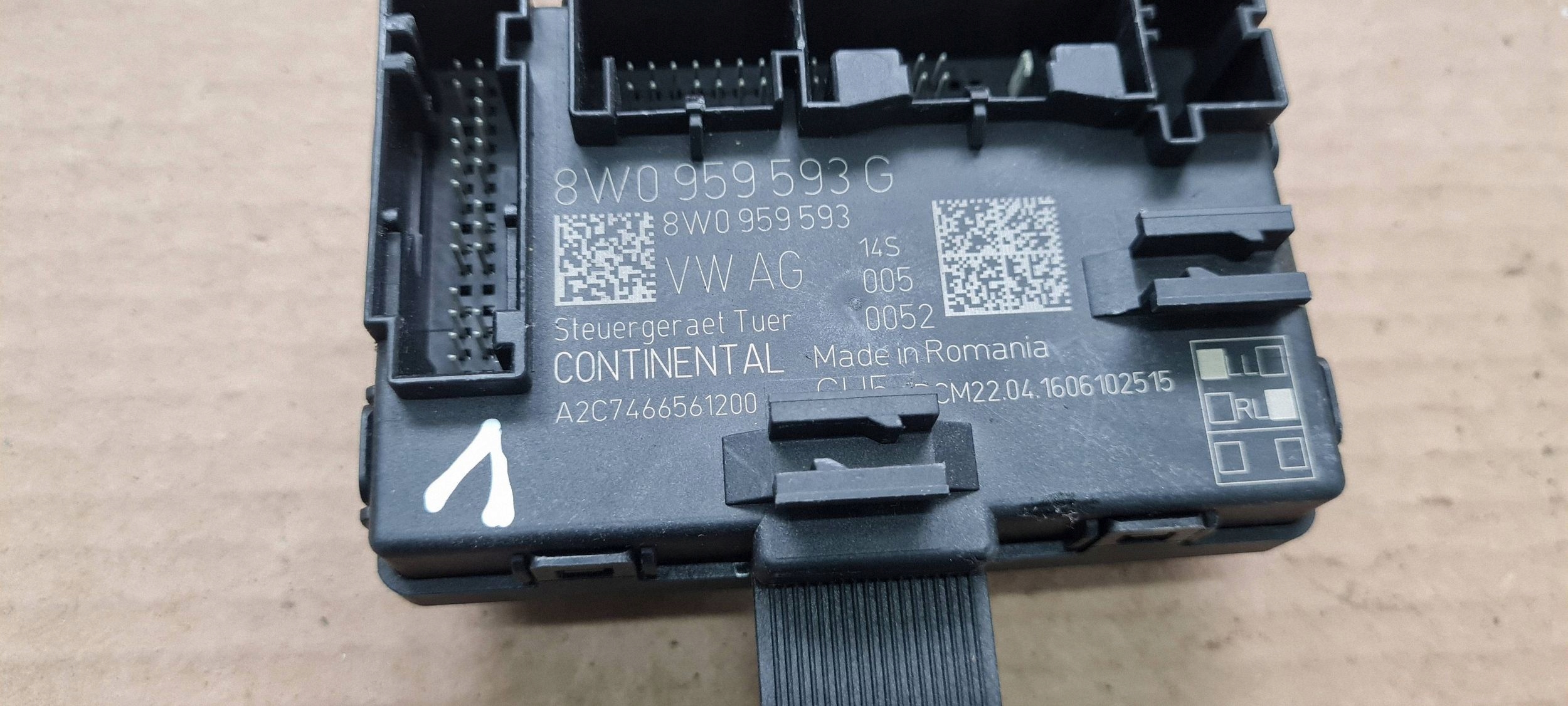 A4 B9 8W module control unit door front 8W0959593G A5 8W