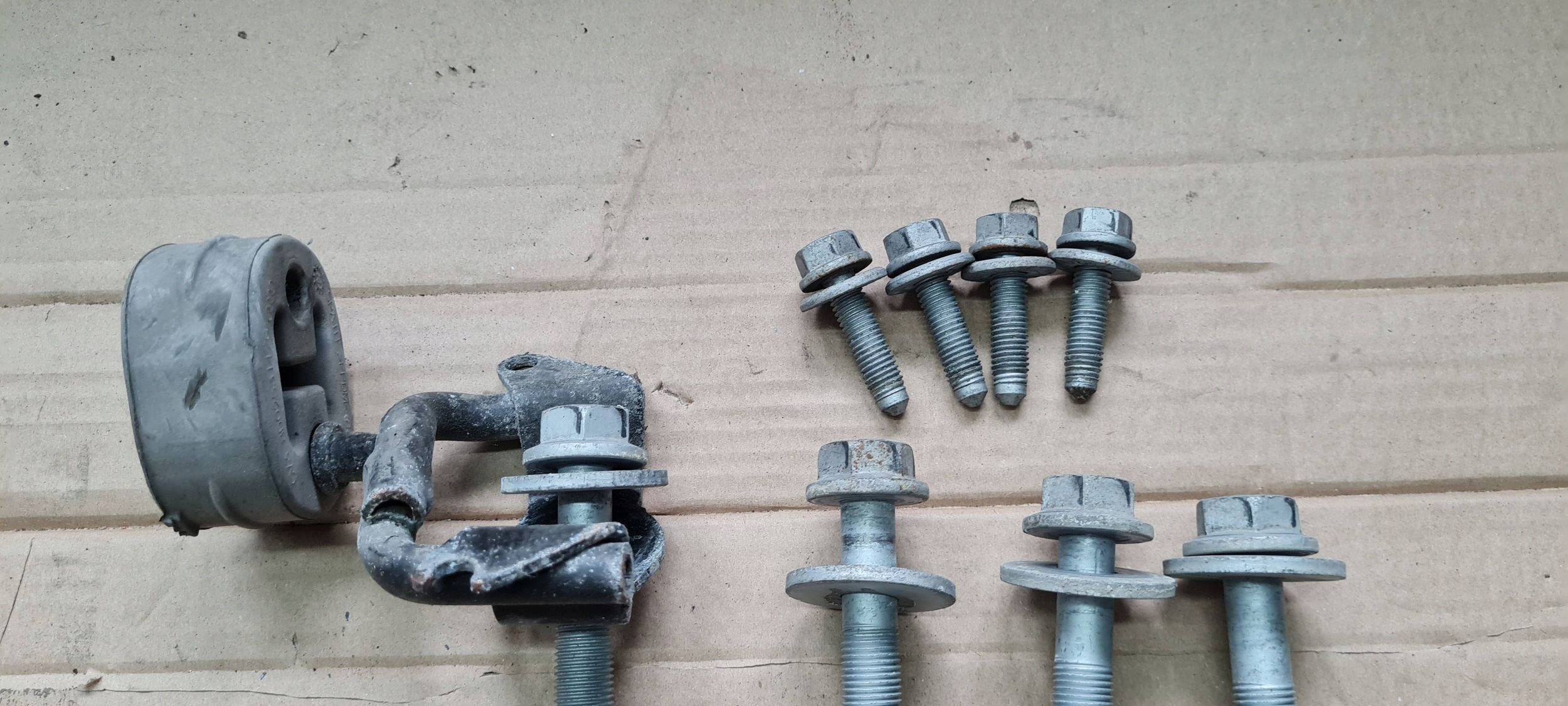 A6 C8 4K screws springing siders KOLYSKI SANEK A7 4K