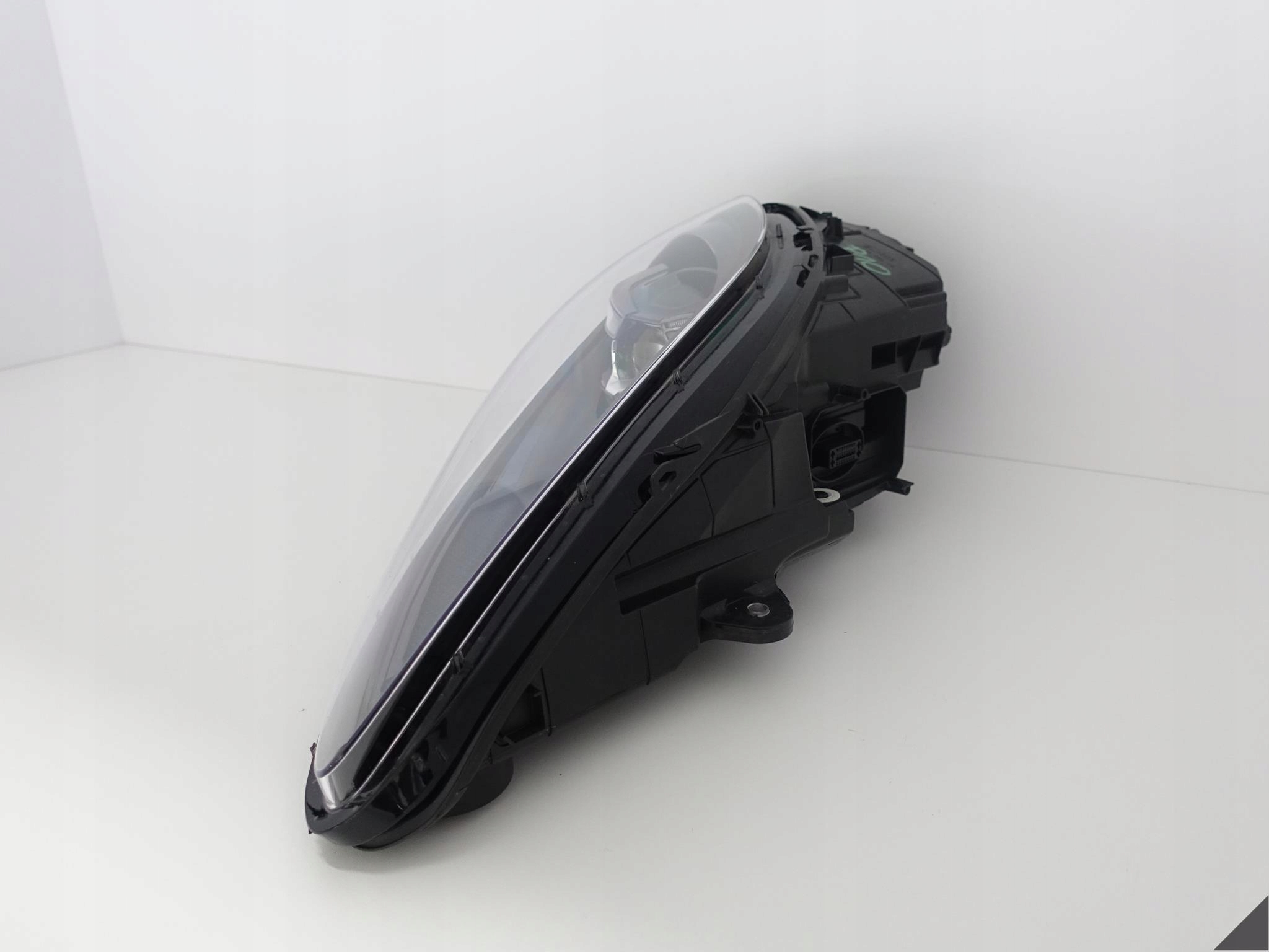 PORSCHE MACAN 95B GTS LIFT 18- FULL LED right EU light