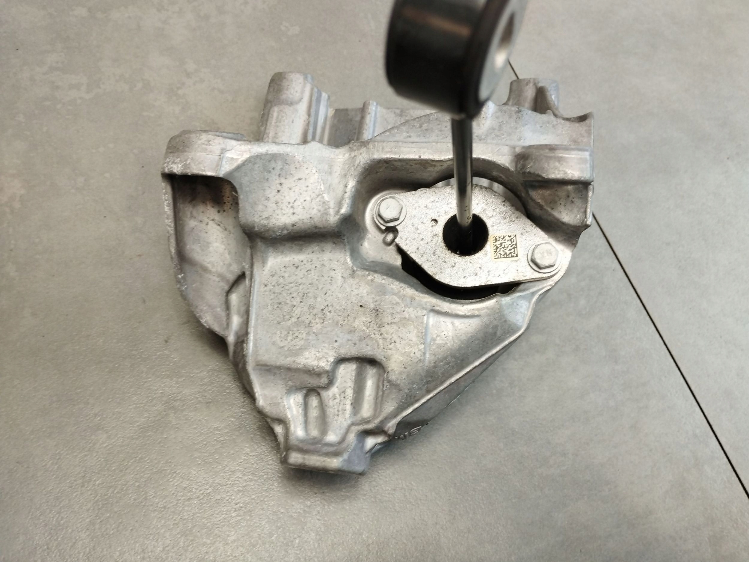 Audi A4 B9 2017 engine mount left 4M0199307BM