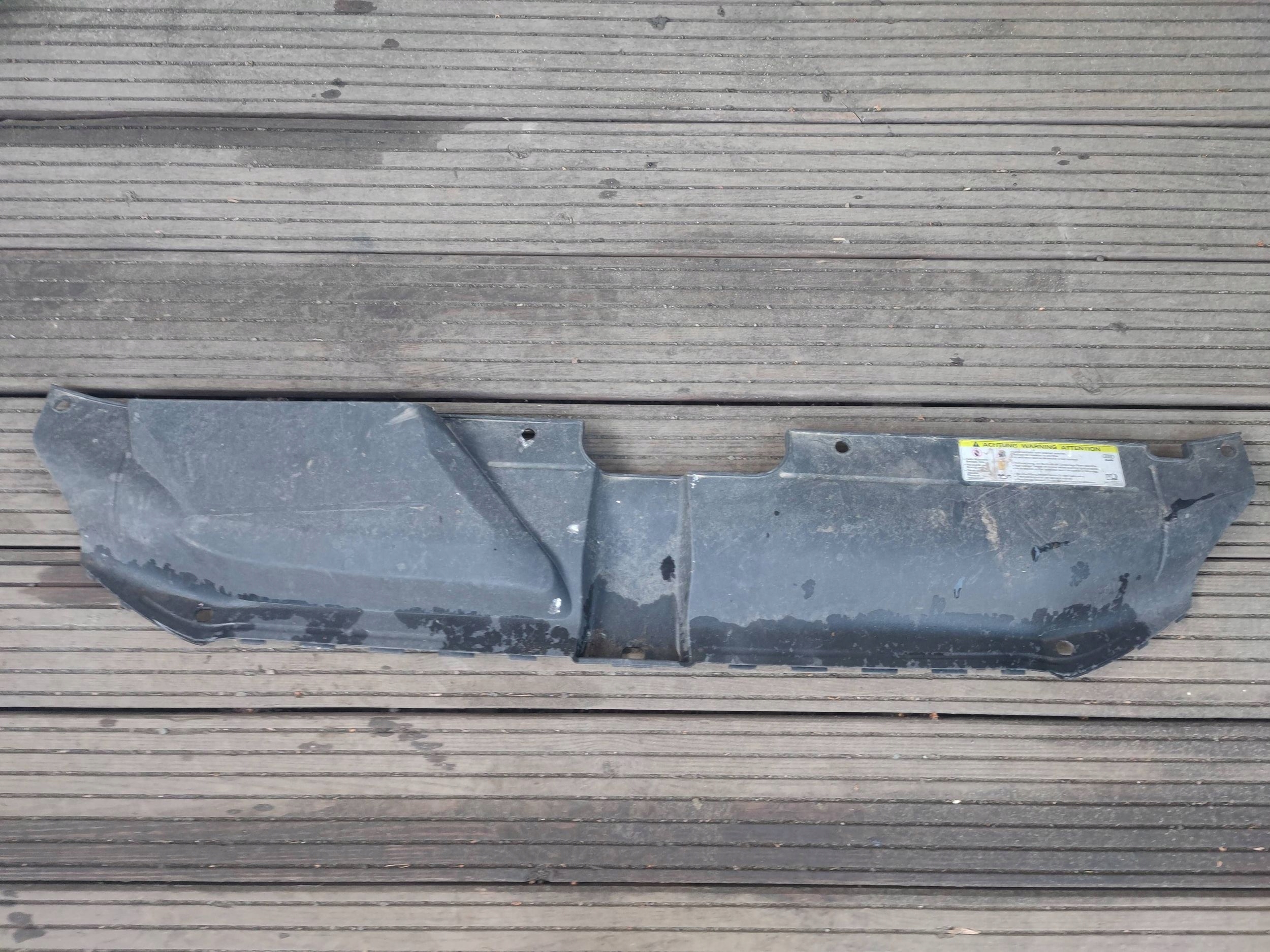 kryt stěny předek předního AUDI A4 B8 8K0807081