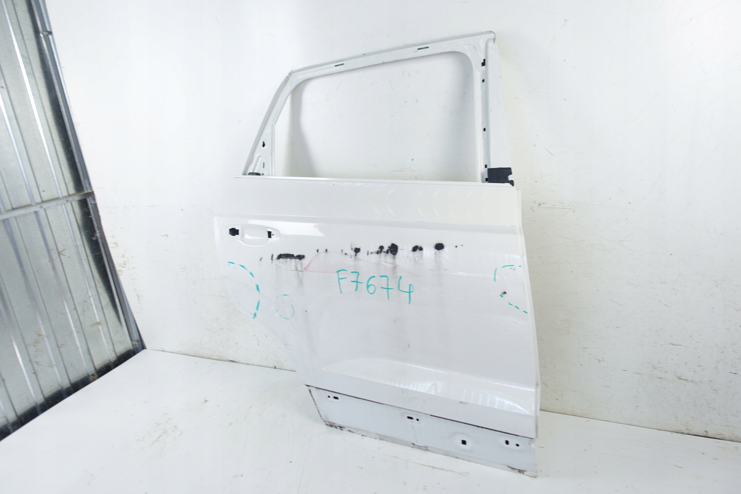 SEAT ATECA 2016- door rear. right rear part 575833312