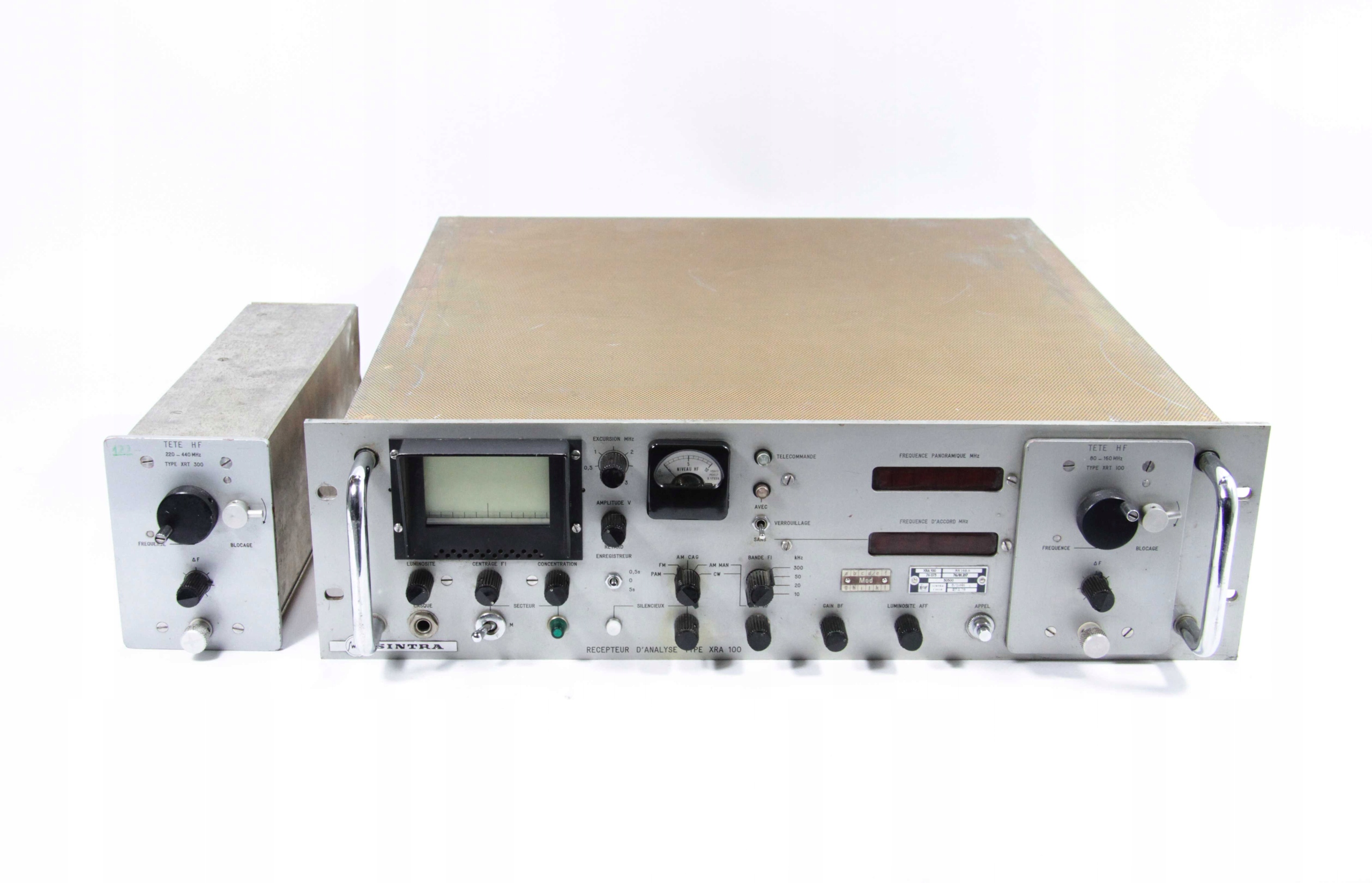 ODBIORNIK Z ANALIZATOREM WIDMA 20-1000MHz