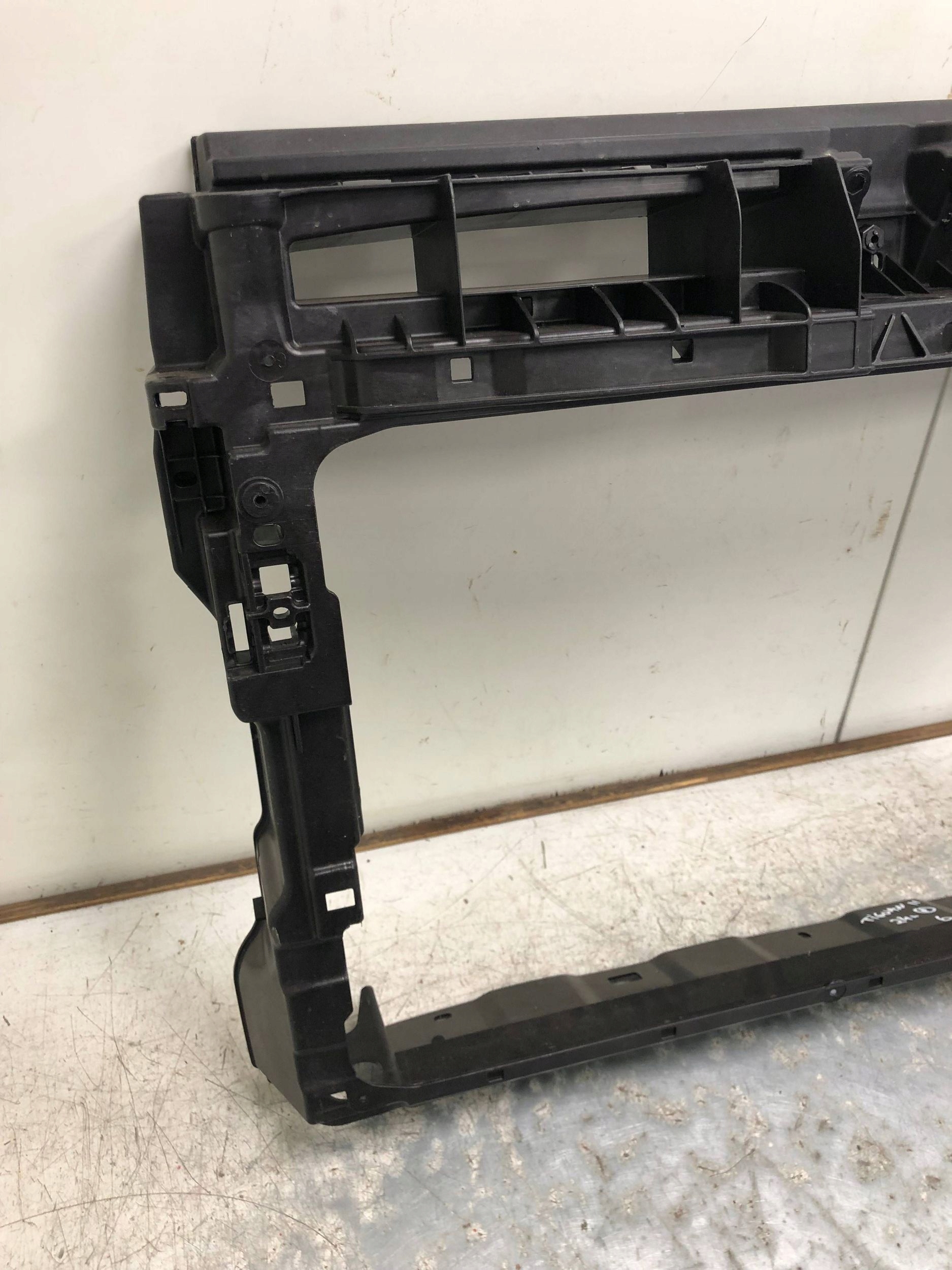 support panel for radiators pillar VW TIGUAN II 5NA805594L