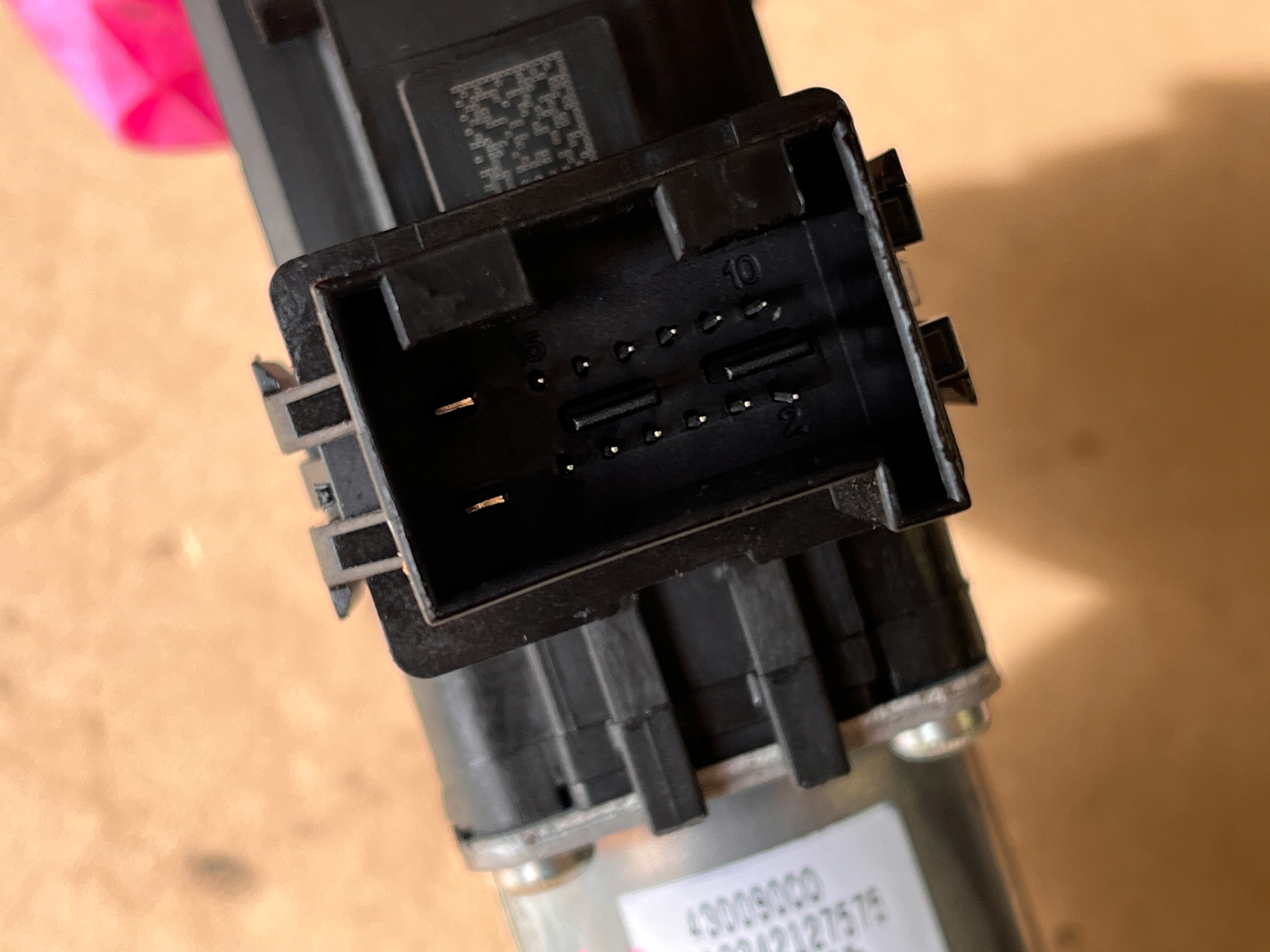 SEAT IBIZA 6J SILNICZEK SZYBY LEWY PRZÓD 6R0959802P Producent części Seat