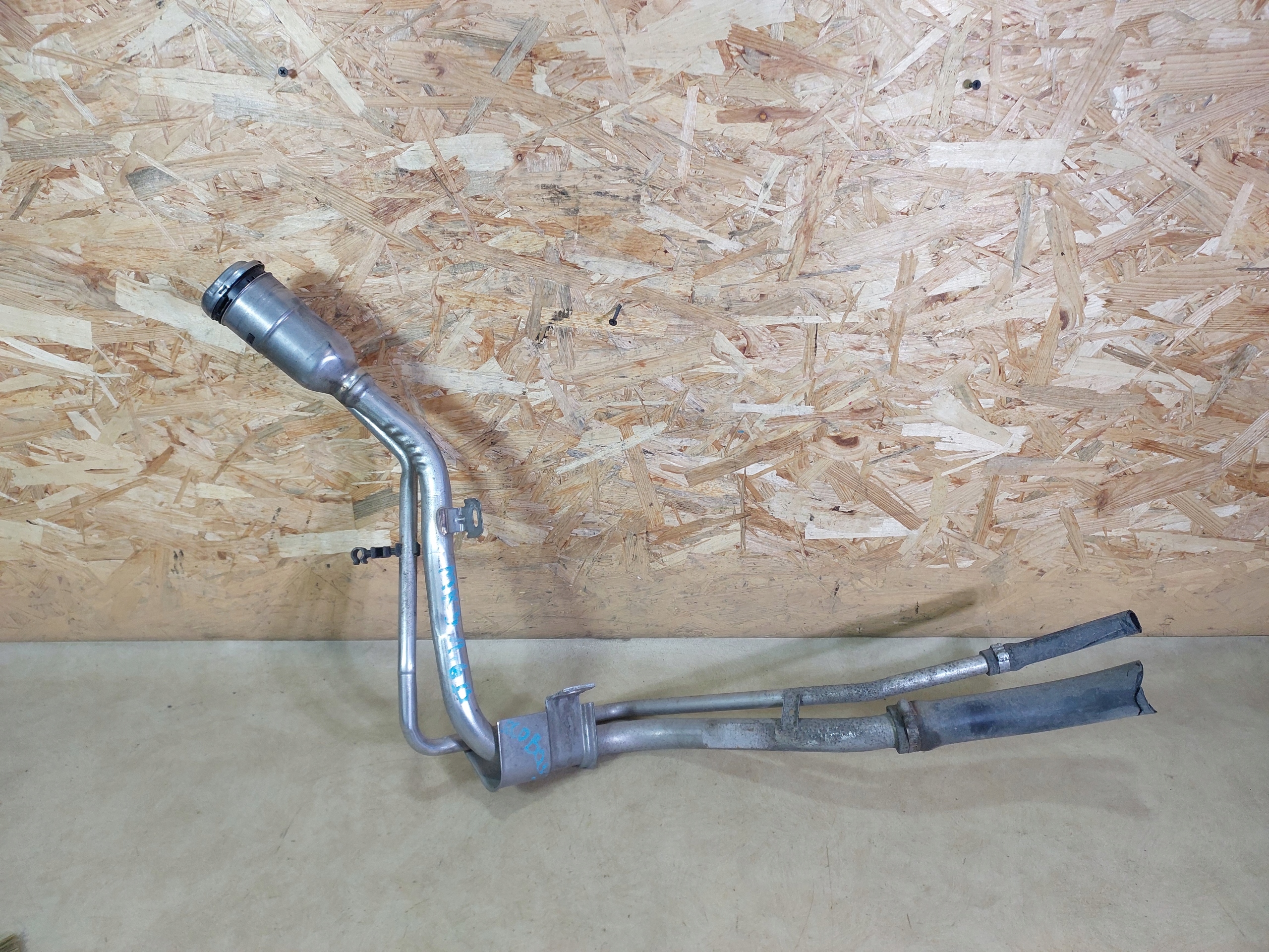 FOCUS MK3 УНИВЕРСАЛ 1.6 ECOBOOST КРЫШКА ТОПЛИВНОГО БАКА