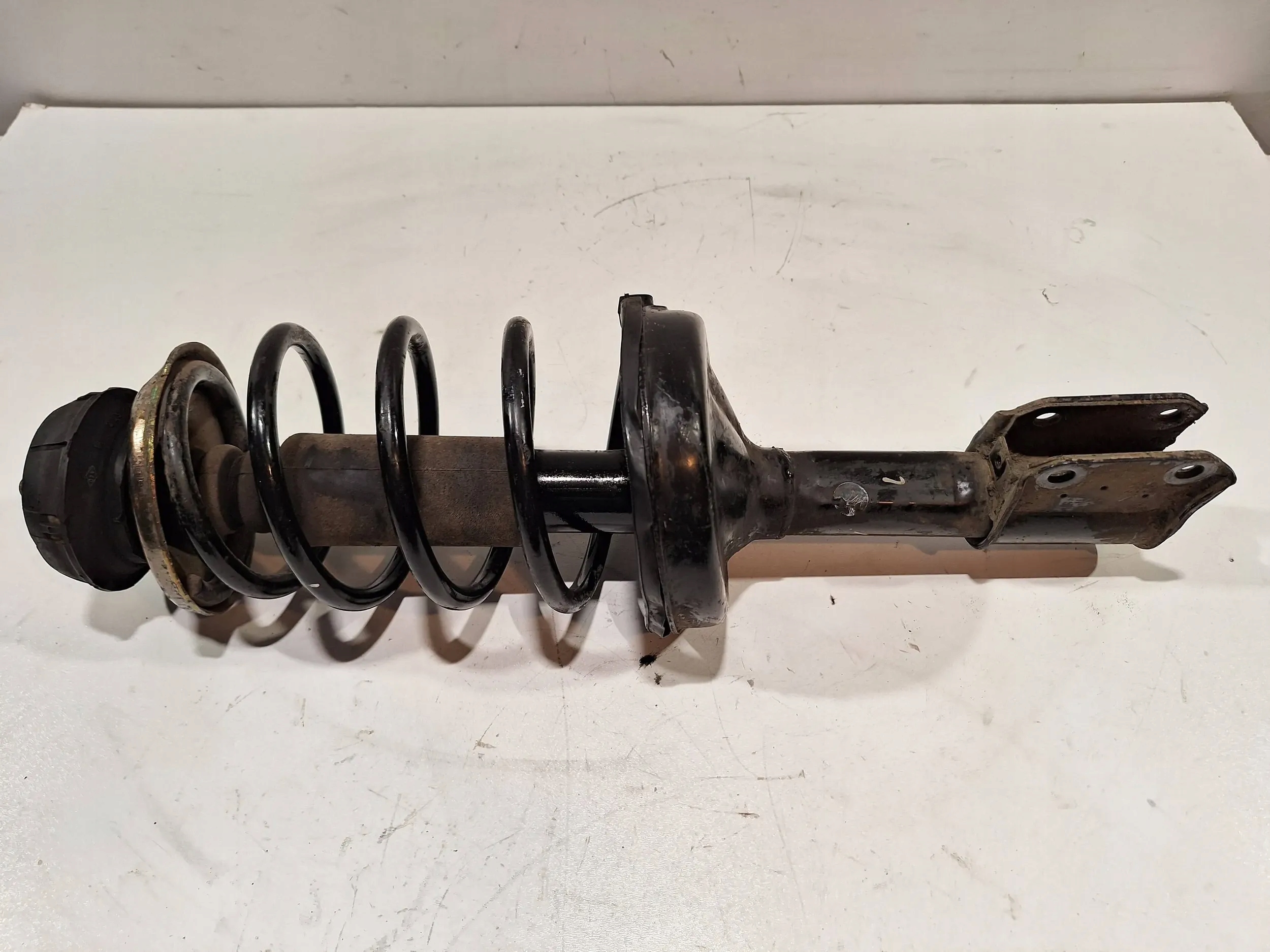 Amortyzator przód lewy Renault Clio II 98-