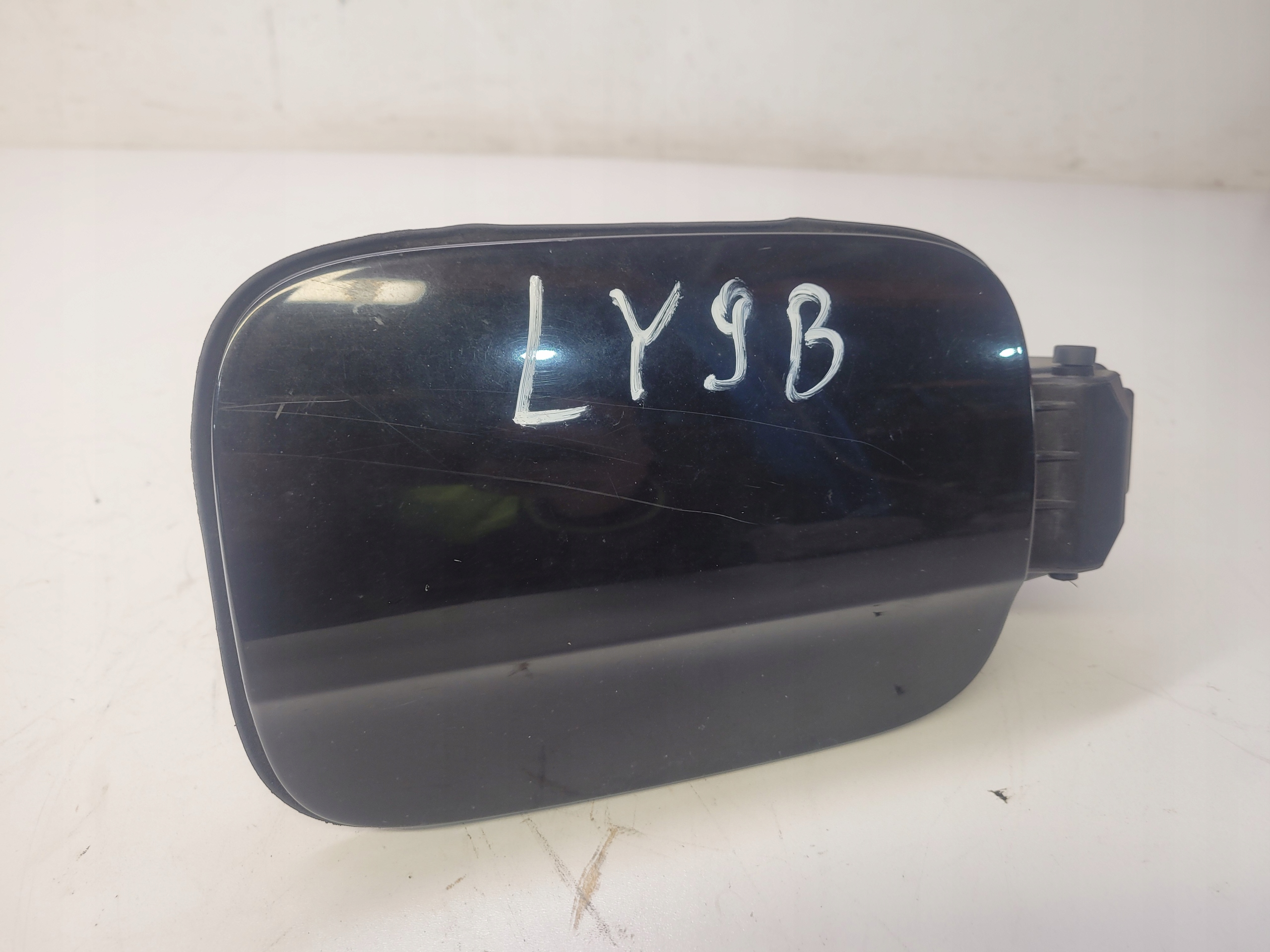VOLET TRAPPE CARBURANT CARBURANT AUDI A4 B8 8K0809999D LY9B