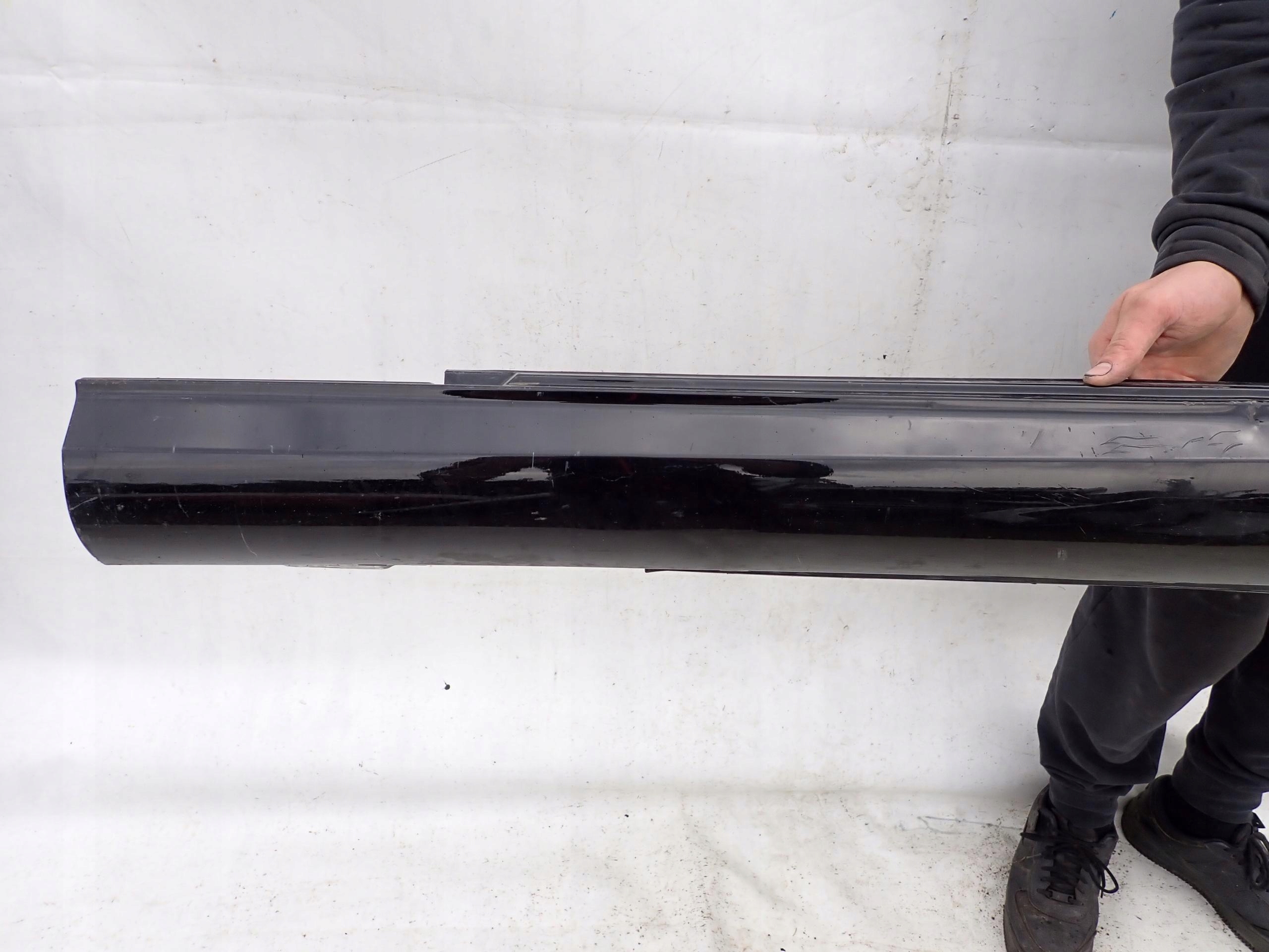 MERCEDES W204 SPORT COUPE AMG moulding threshold left
