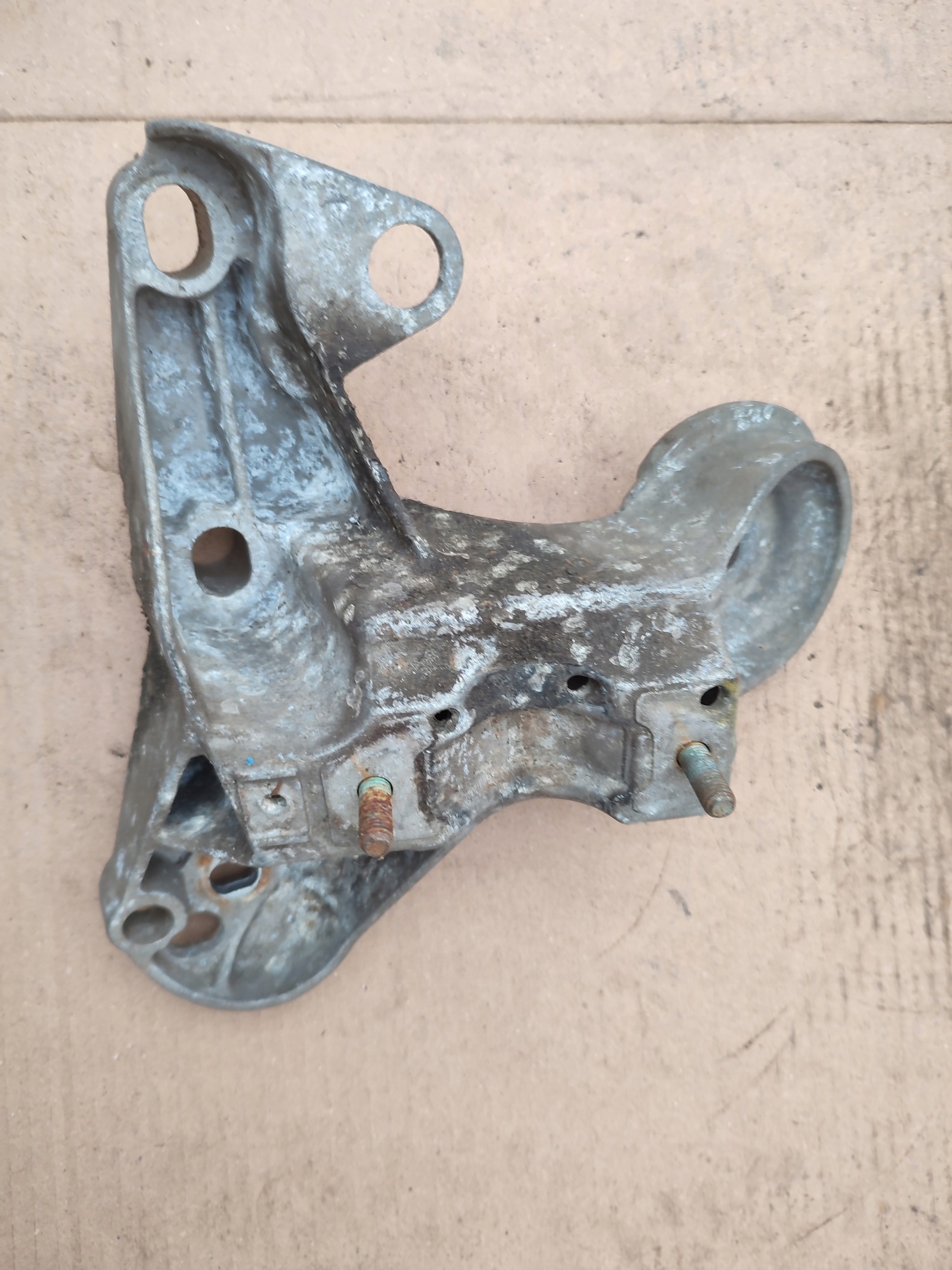 engine mount left Audi S6 A6 4.2 V8 C5 4B3199351C