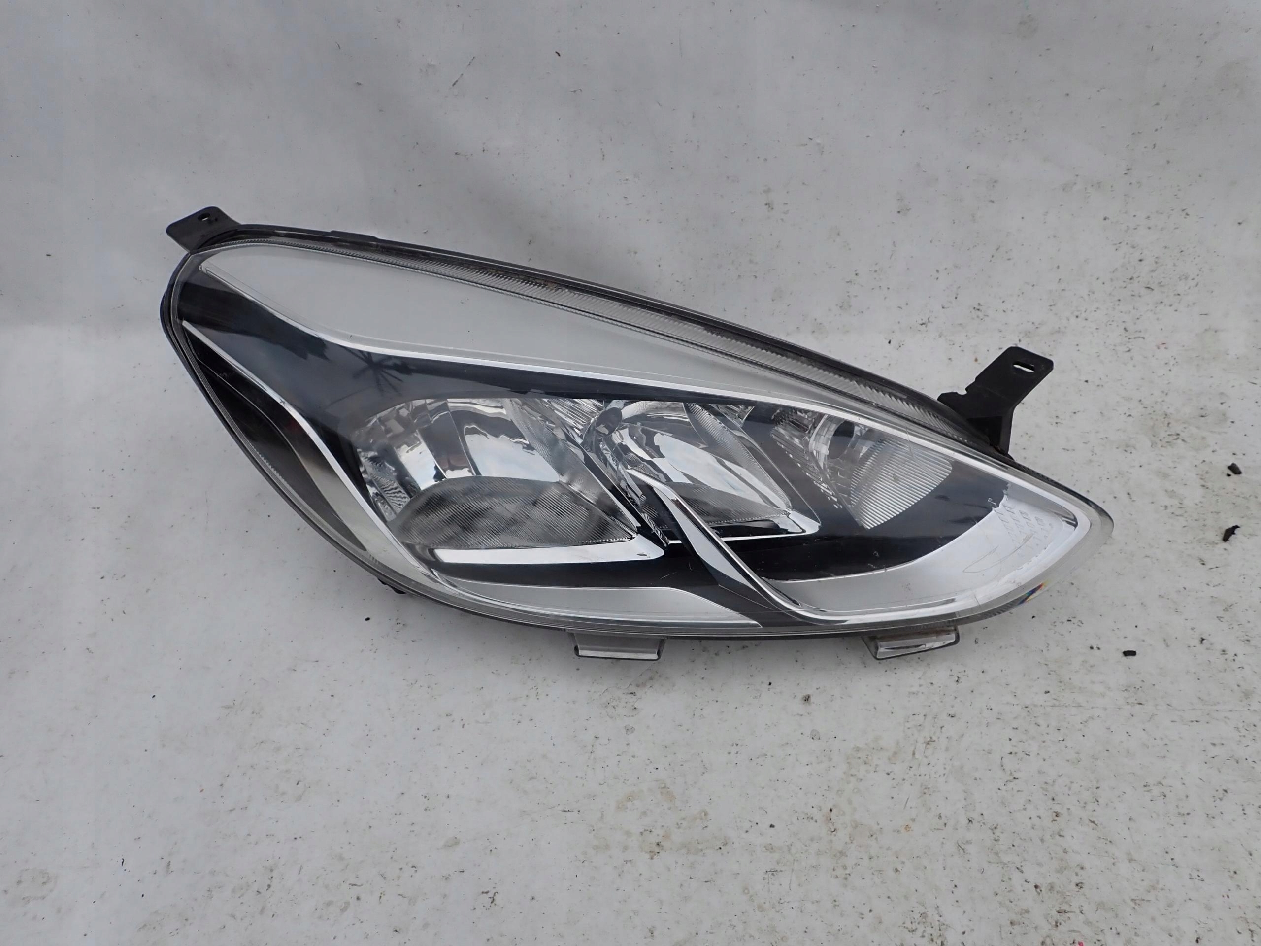 FORD FIESTA MK8 VII 16- light right front