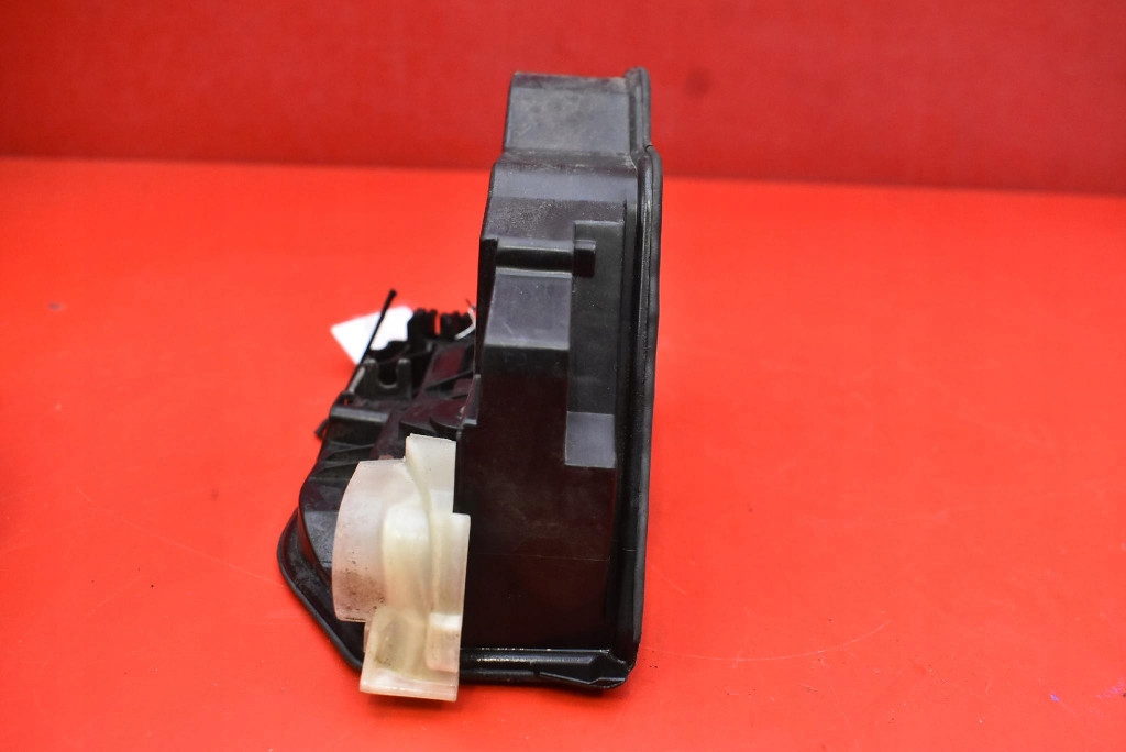 lock door left front front EU 7202143 BMW X1 E84 LIFT 12-15