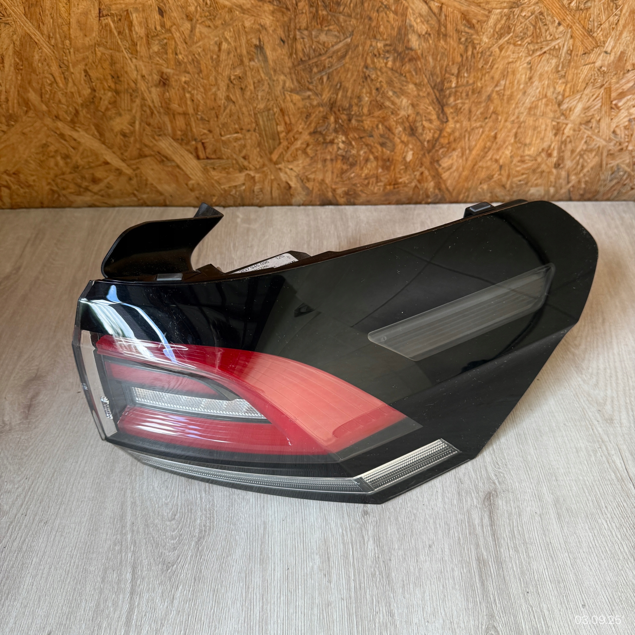 light rear right VW VOLKSWAGEN TAIGO 2G7945096