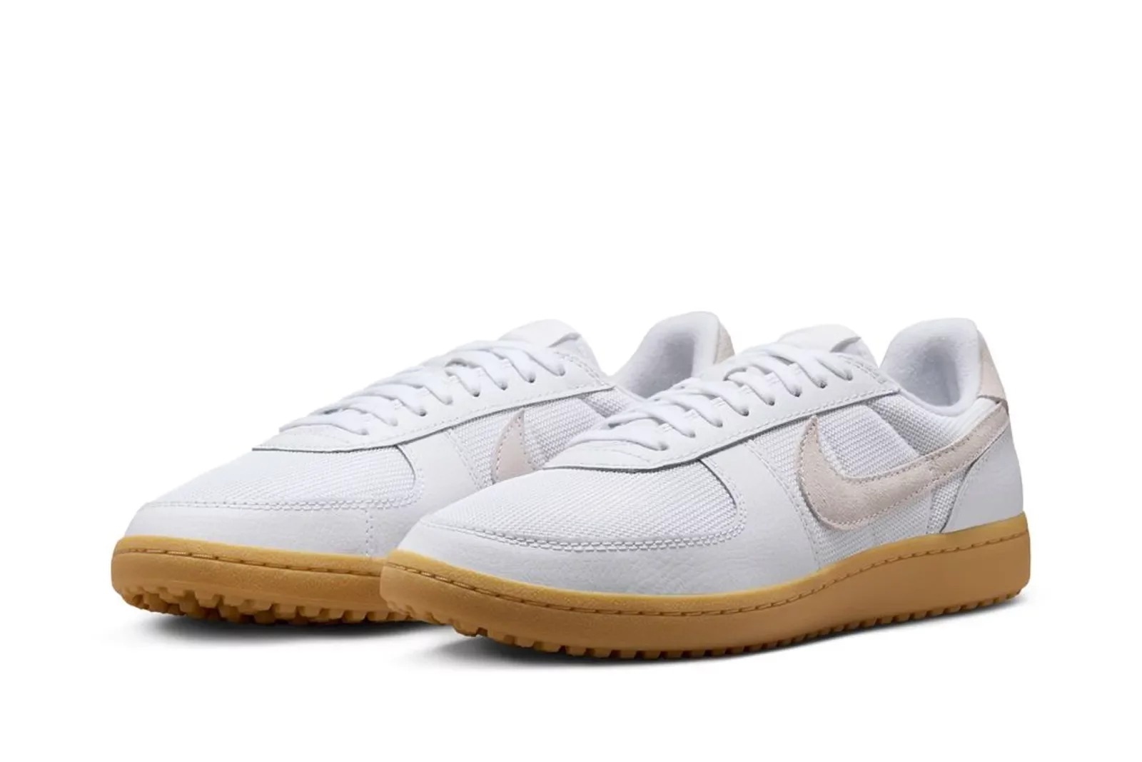 Nike Sportovní Bílé Pánské Boty S Béžovým Logem A Podrážkou 41 U_a