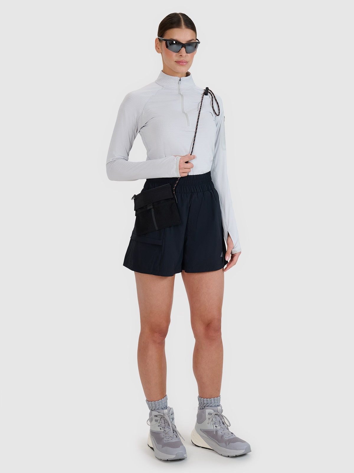 Dámské trekingové Kraťasy 4F s odnímatelnou taškou, velikost L, velikost F0953, velikost SS25