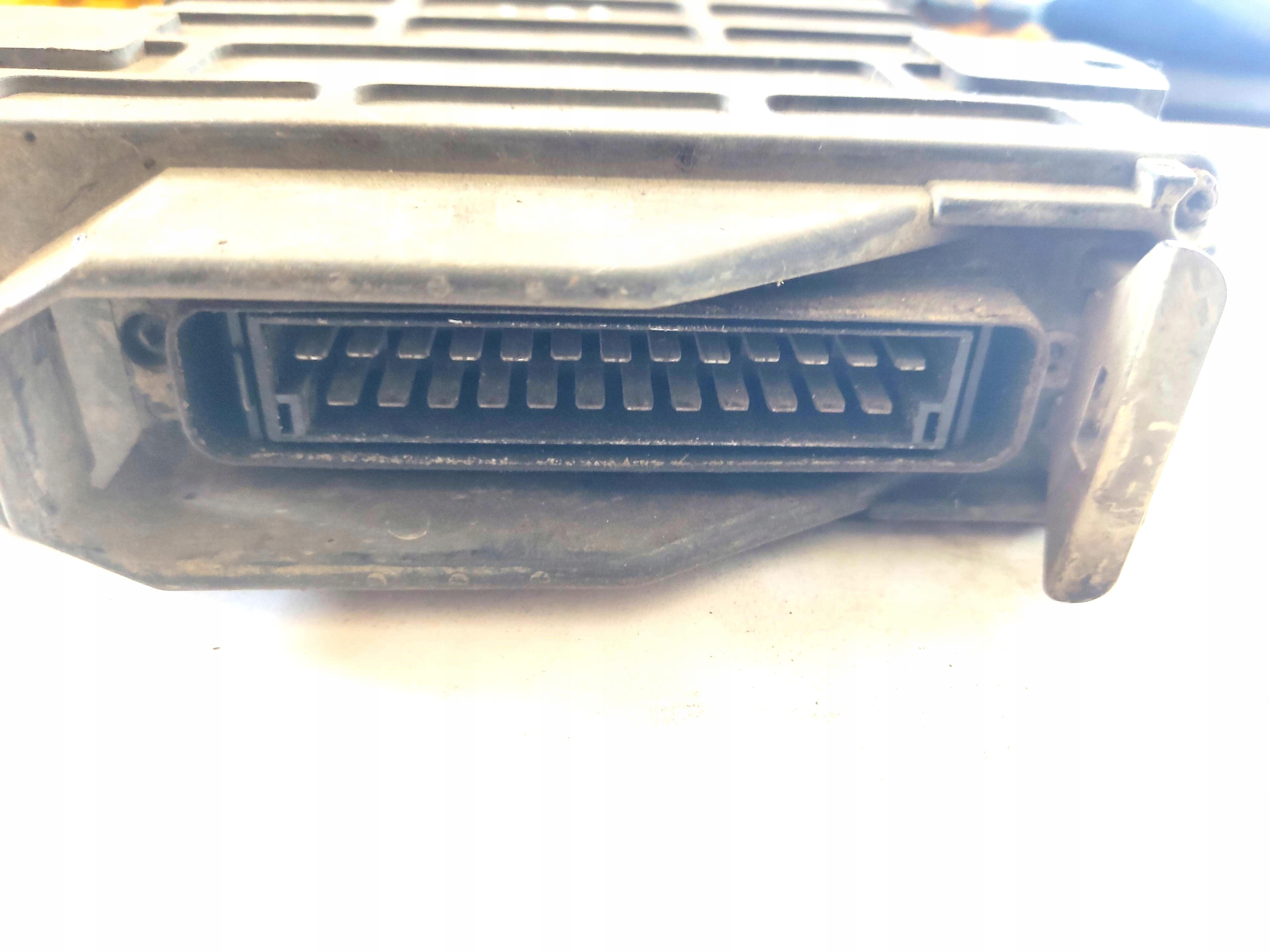 computer control unit of the engine OPEL VECTRA 1.6 SIEMENS