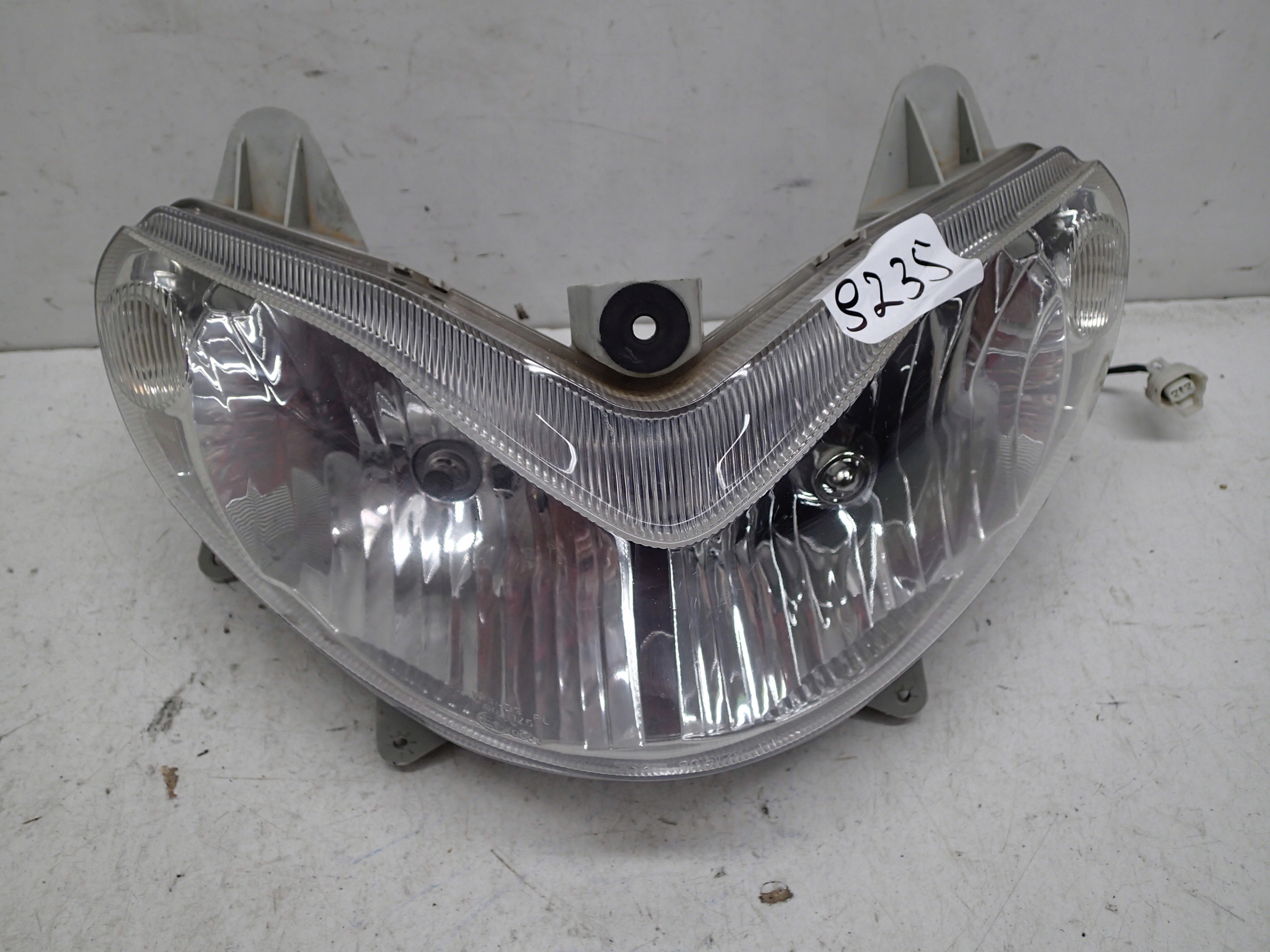 3510102H01 - Suzuki Burgman 07-13R K7 фара