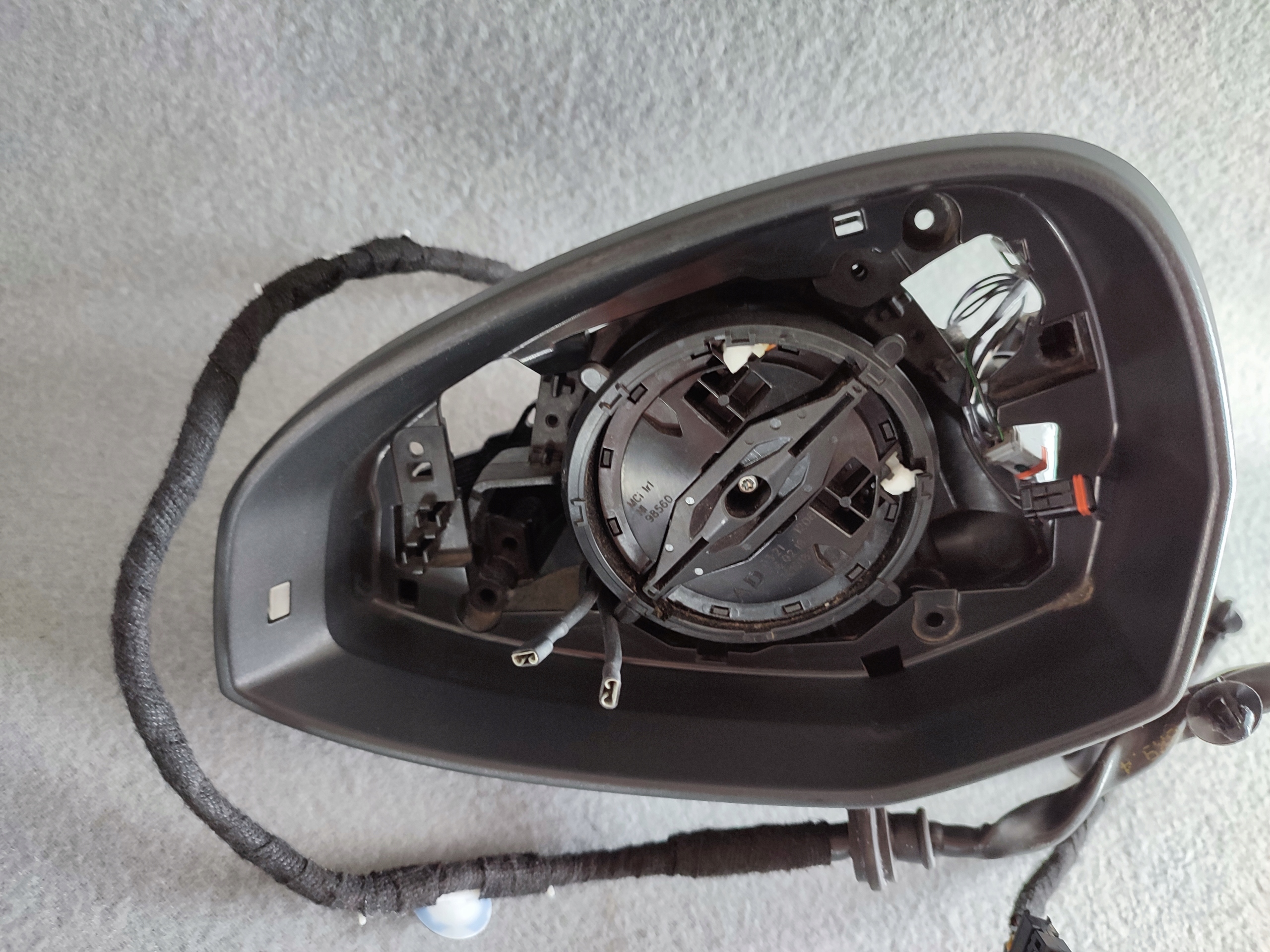 AUDI A5 8W6 LUSTERKO LEWE 12 PIN 8W6857409 Typ szkła asferyczne