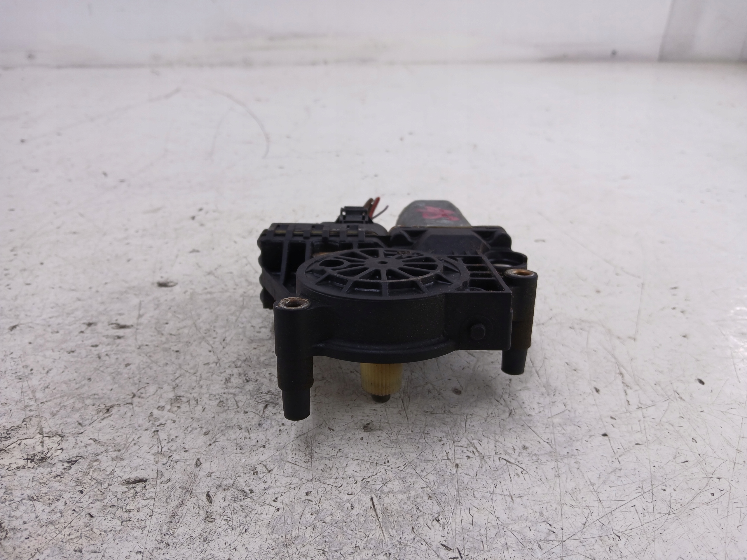 AUDI A6 C5 mini motor windows left front 0130821775
