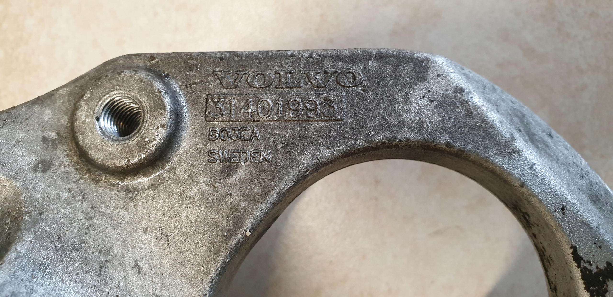 holder engine mount semi-axes VOLVO XC90 II D5 OE