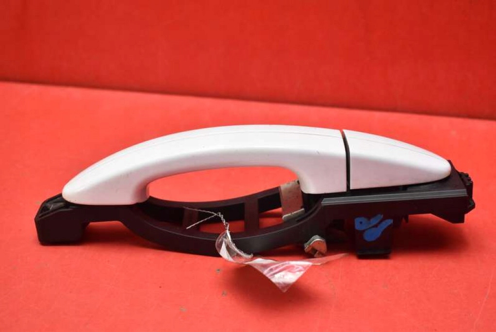 handle right front front F6 6M21-U224A36-A FORD MONDEO MK4 07-10