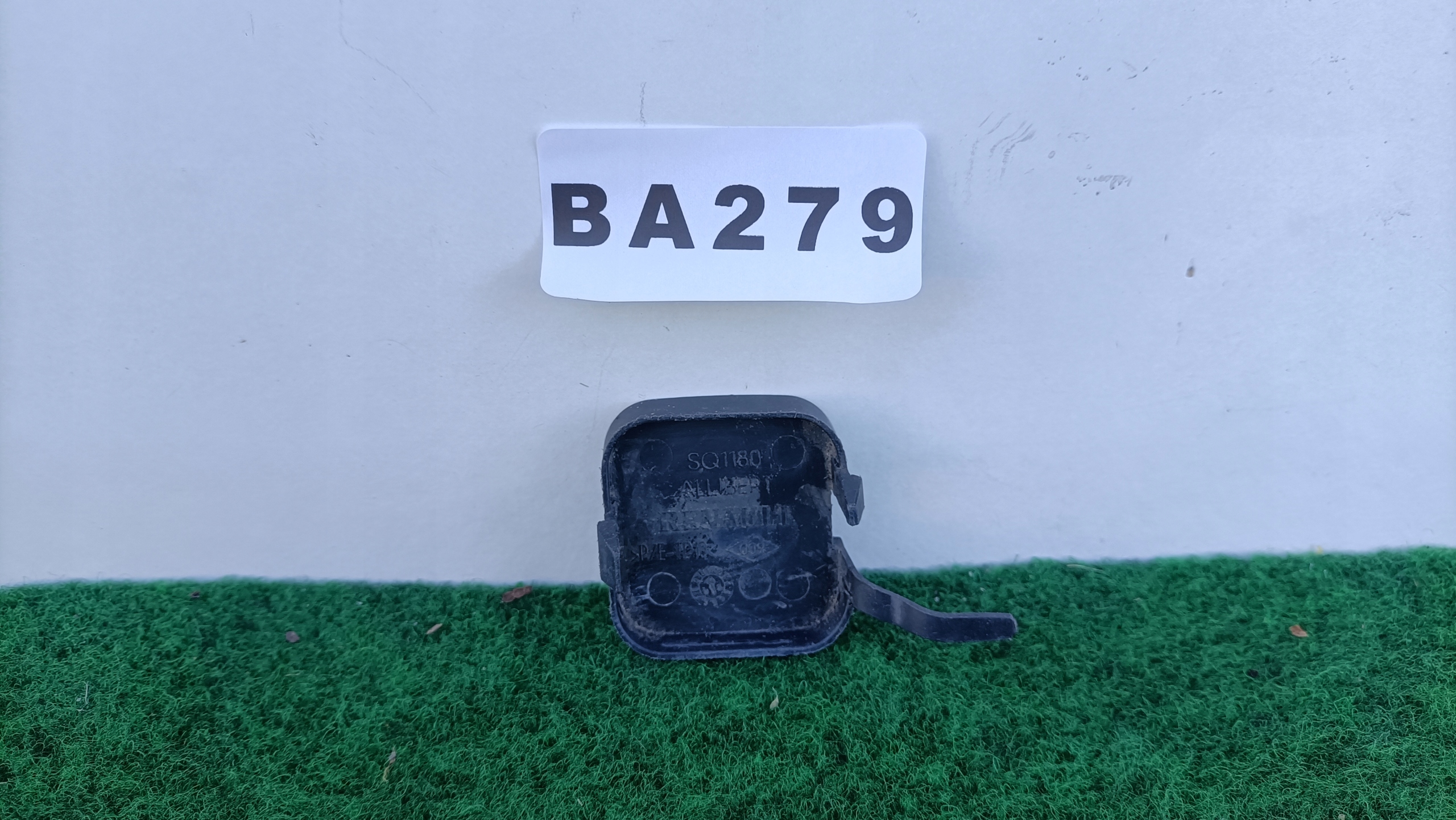 RENAULT ESPACE 4 IV Abschleppöse der Stoßstange vorne SQ1180 BA279