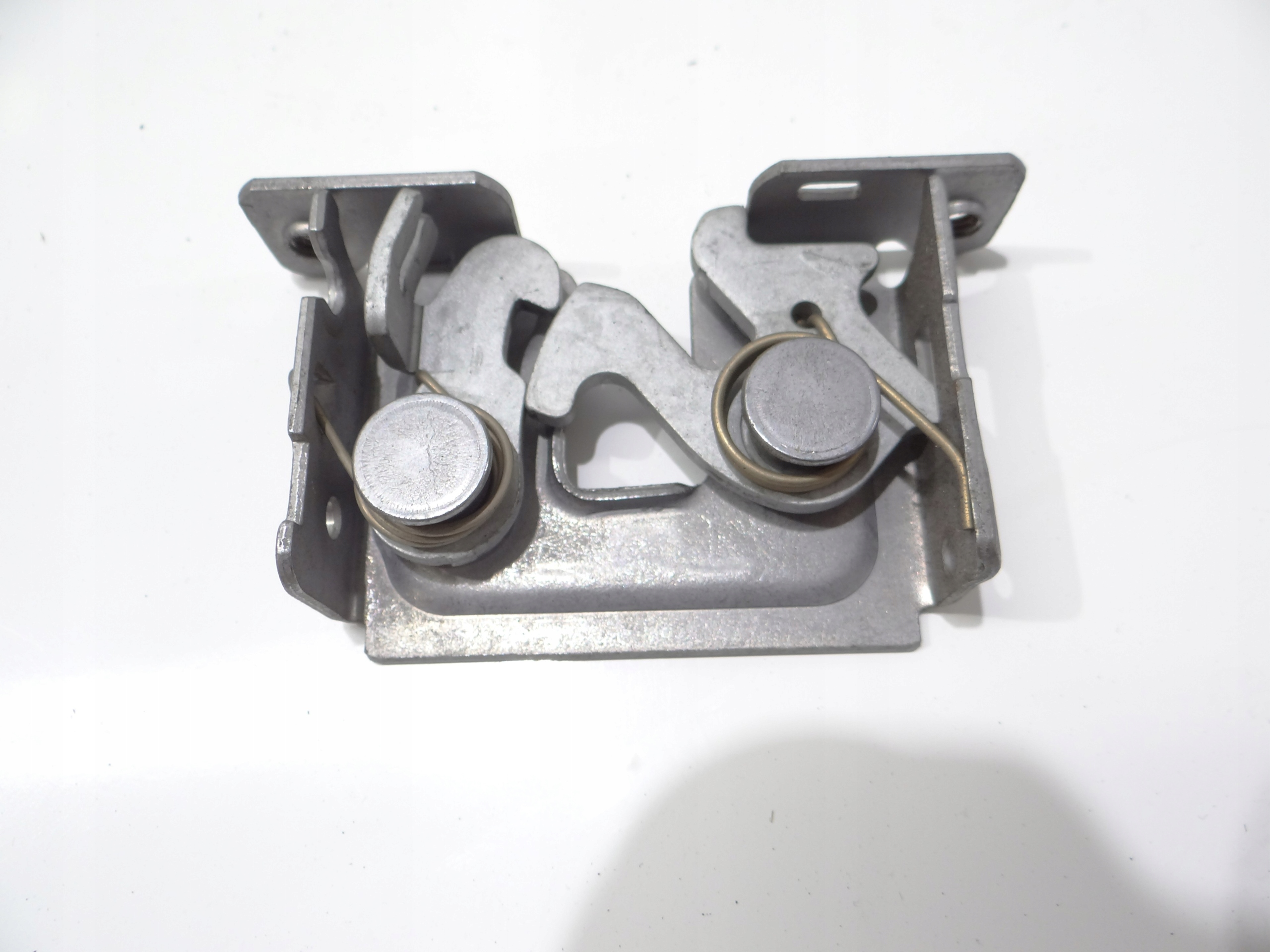 ZAMEK MASKI POKRYWY SILNIKA BMW E60 E61 X1 E84 E90 OE 7115229 Typ samochodu Samochody osobowe