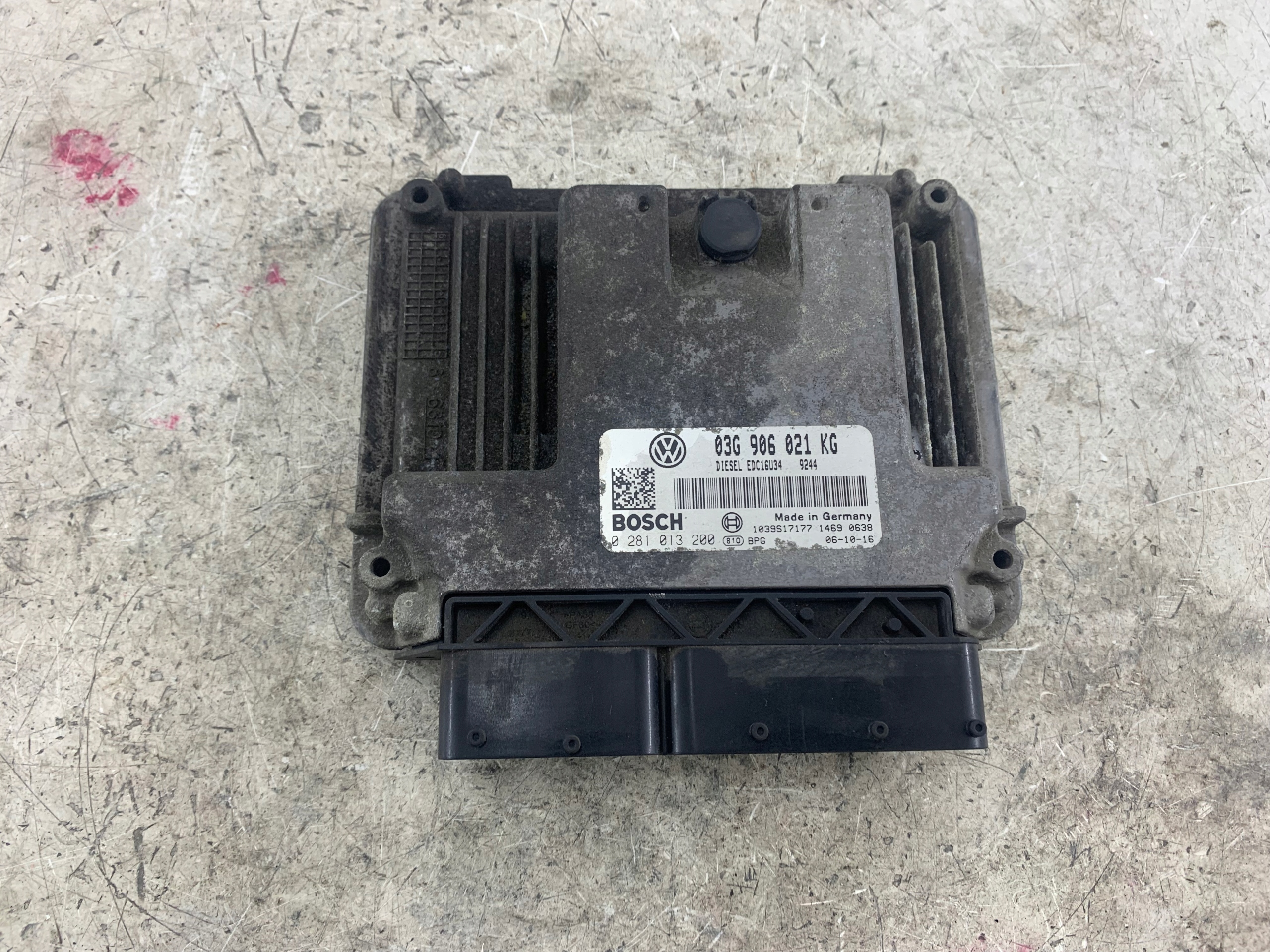 VW GOLF V 1.9 TDI control unit computer of the engine 03G906021KG