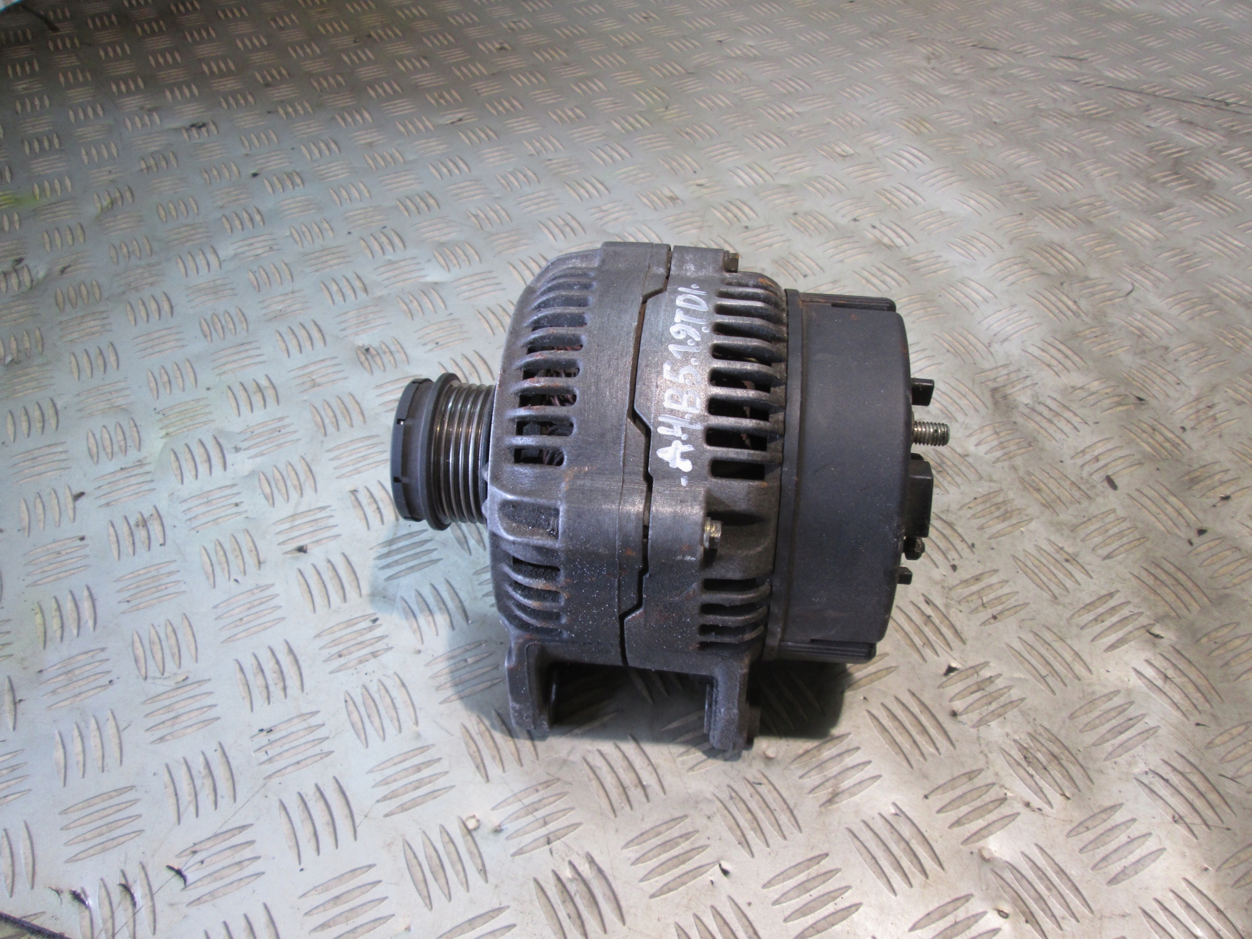 ALTERNATOR VW PASSAT B5 AUDI A4 A6 C5 1.9 TDI AFN 028903028