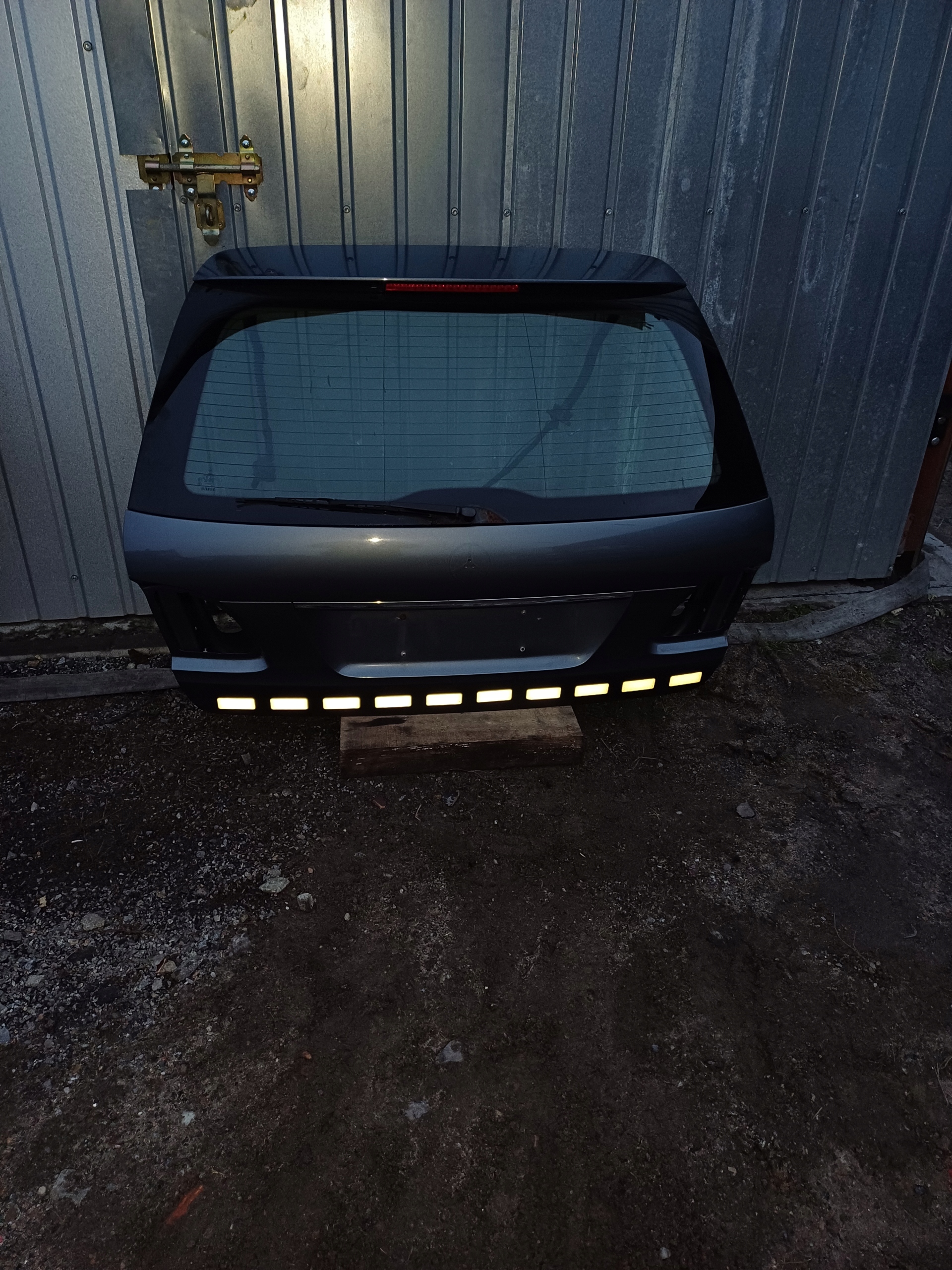 MERCEDES W211 trunk door boot rear part KOMBI 368 window