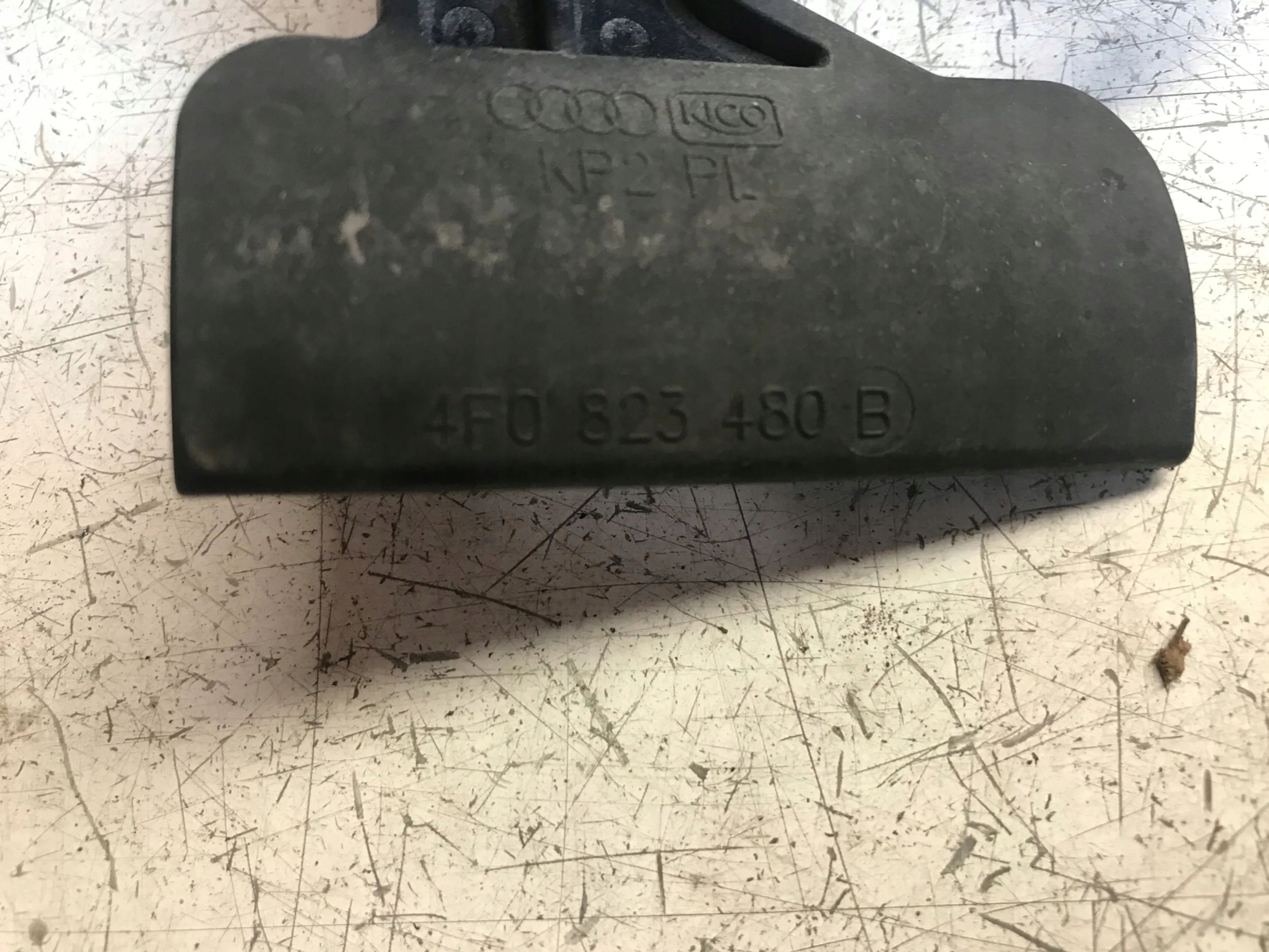 lock RYGIEL bonnets AUDI A6 C6 LIFT 4F0823480B