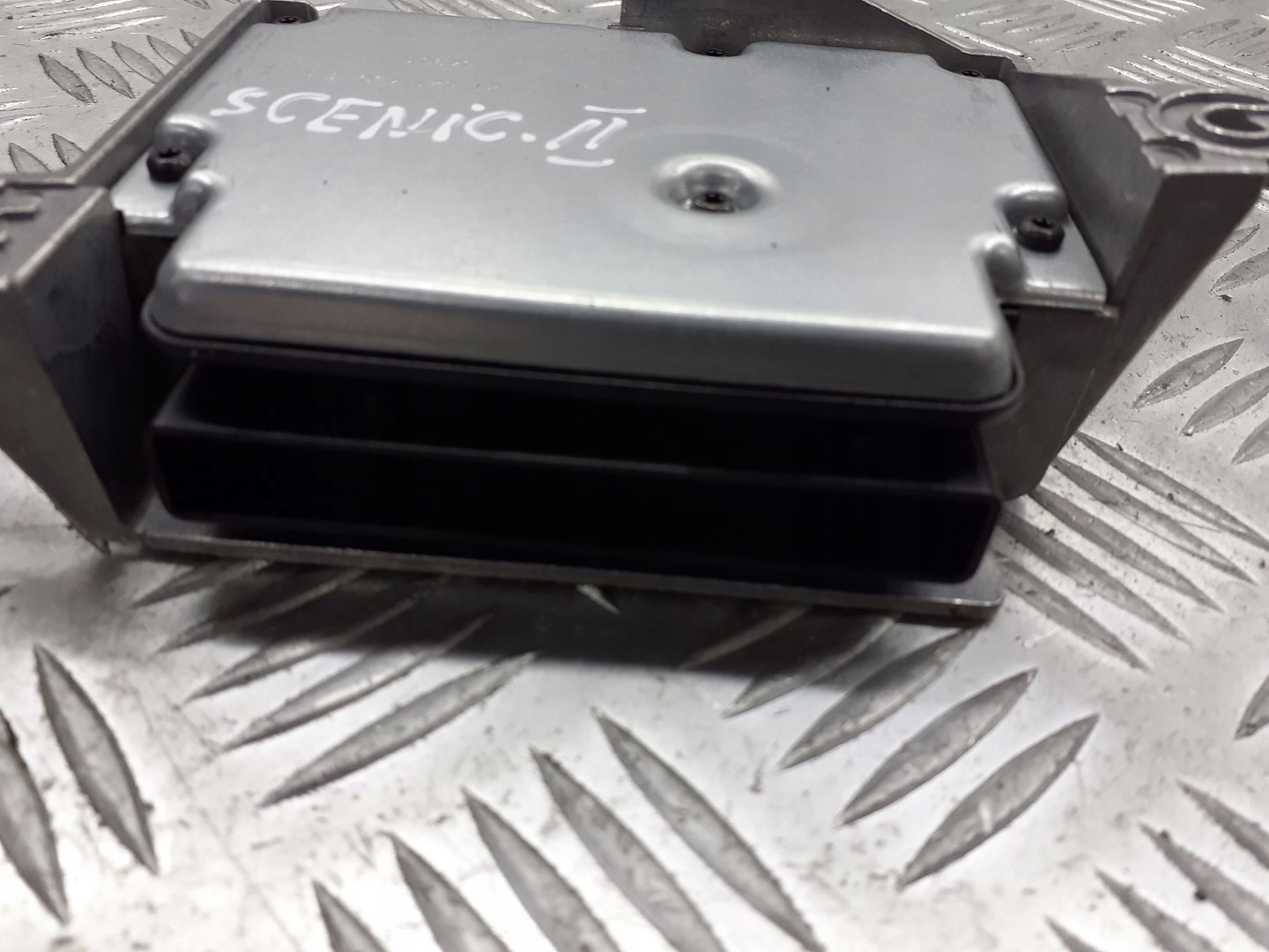 MODUŁ AIRBAG RENAULT MEGANE III 8200682381 Jakość części (zgodnie z GVO) O - oryginał z logo producenta pojazdu (OE)