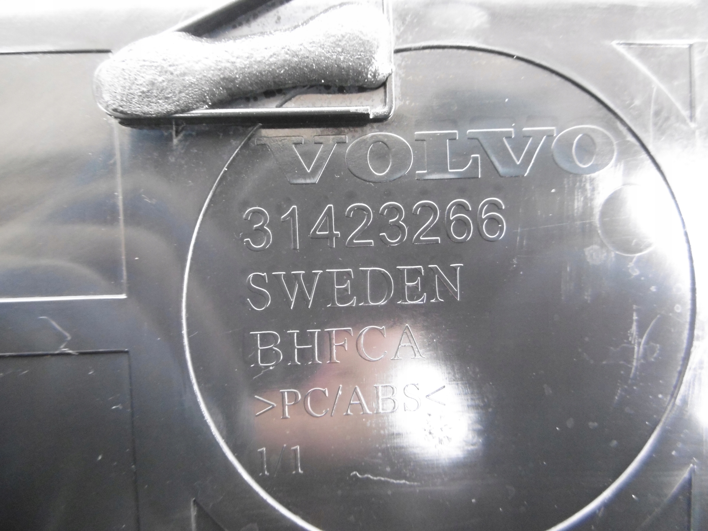 kryt obal KOMPUTERA VOLVO S60 III V60 II 18