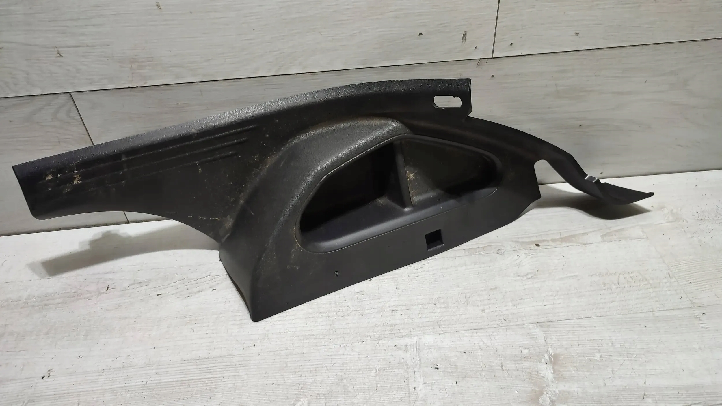 Volvo V40 II 2018r right side rear part mouldings threshold, caps