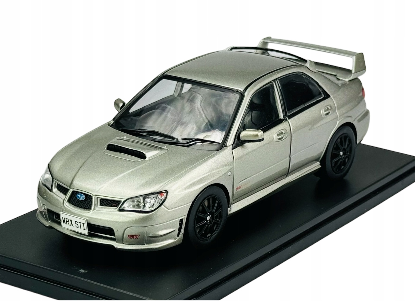 Whitebox Subaru Impreza Wrx Sti Stříbrný 1:24 Nový Kov Model 124208