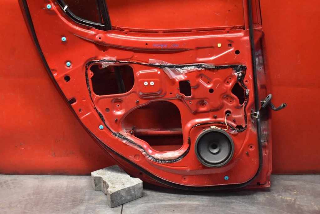 door left rear part rear. red MITSUBISHI L200 06-15