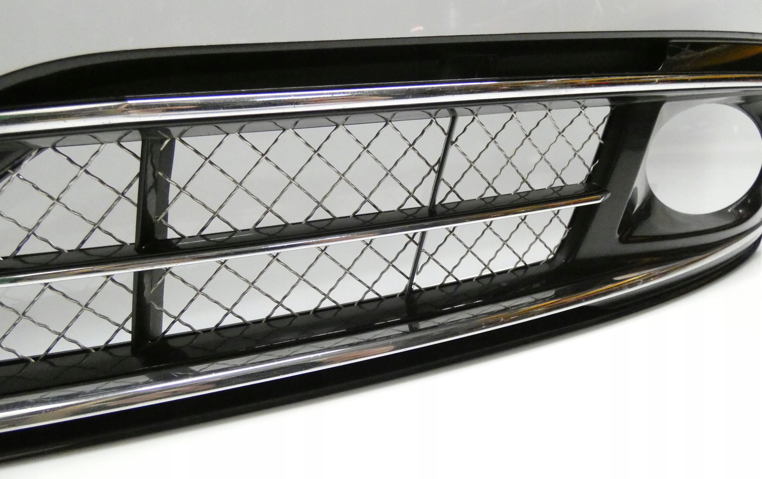 AUDI A8 D4 W12 4H0807679 2014-2018 grid of a bumper left front front