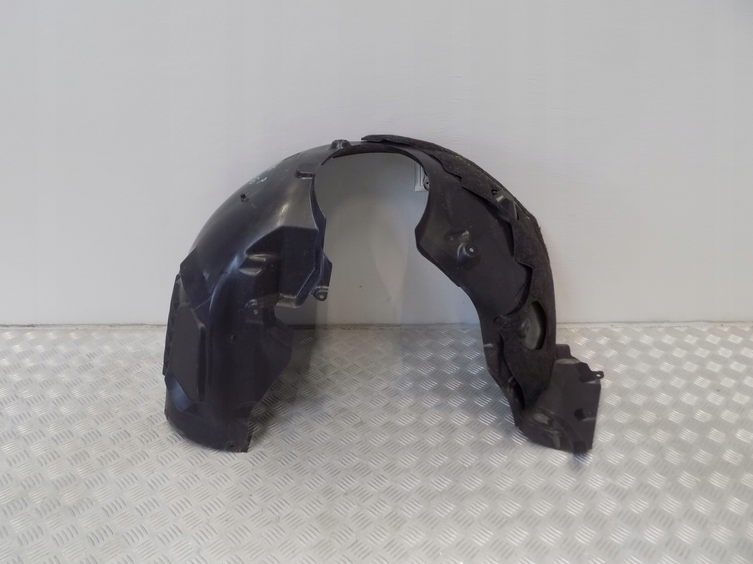 BMW U06 ACTIVE TOURER mudguard front PR 8498436