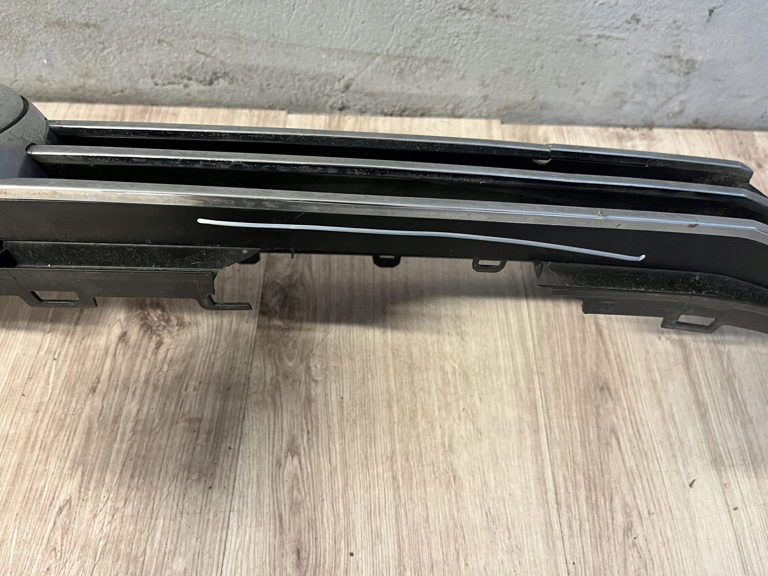 VW GOLF SPORTSVAN GRILL ATRAPA 510853653E Wersja Europejska